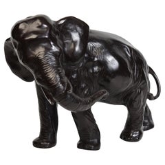 Estatua animal de elefante andante de bronce asiático finamente fundido