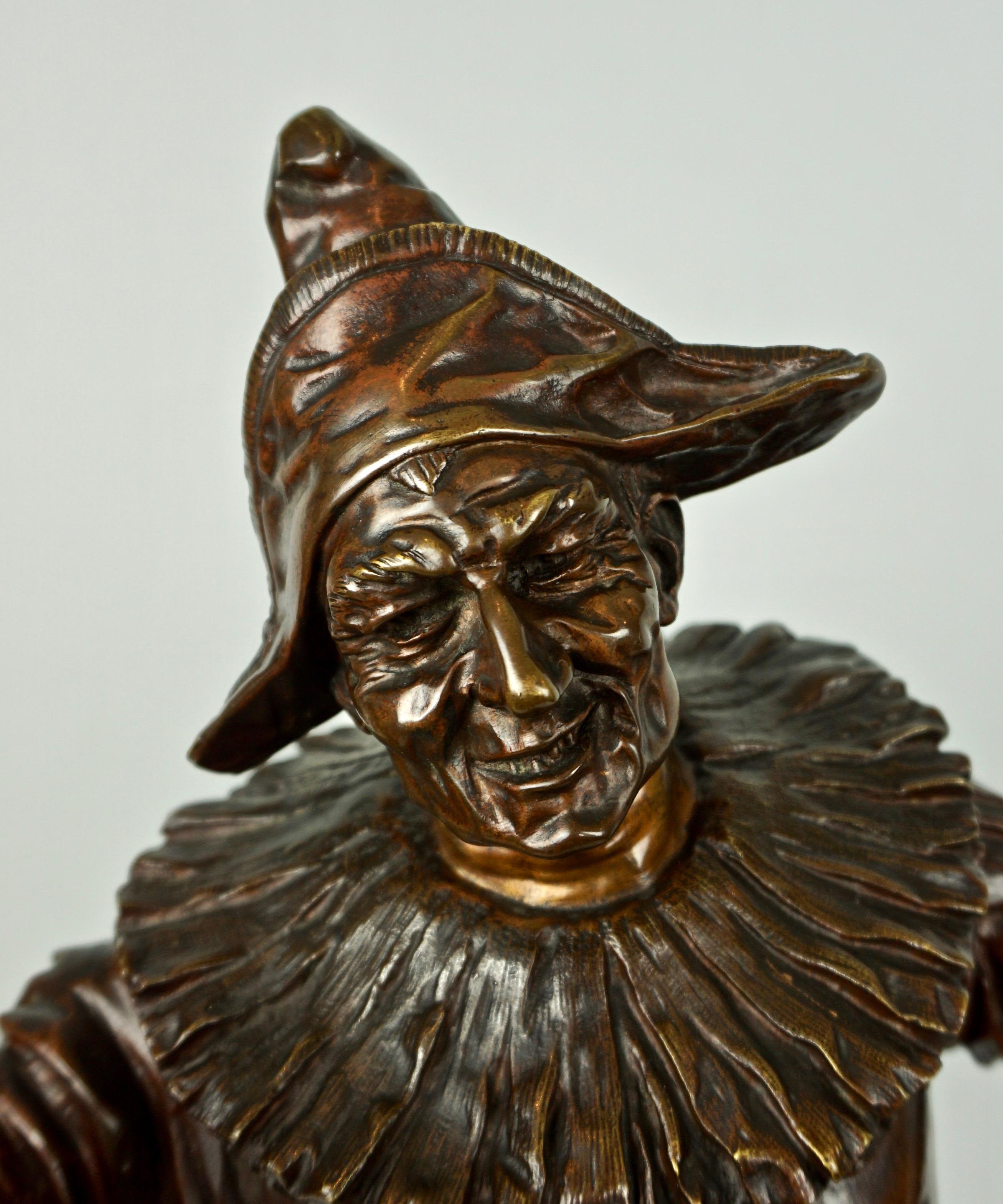 Finely Cast Bronze Jester Holding Doll by G. Gueyton 'French 1841-1919' For Sale 4