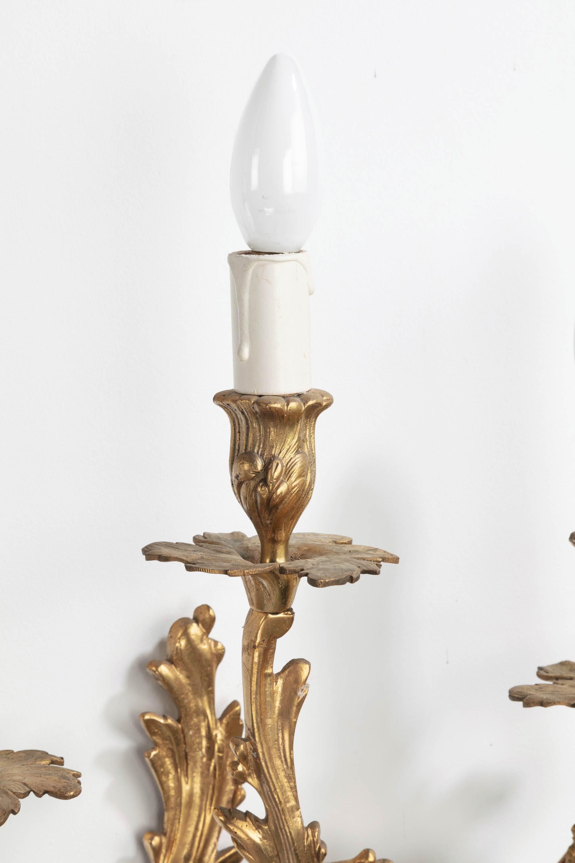 Finely Cast Pair of Rococo Wall Lights In Good Condition In Peterborough, Northamptonshire