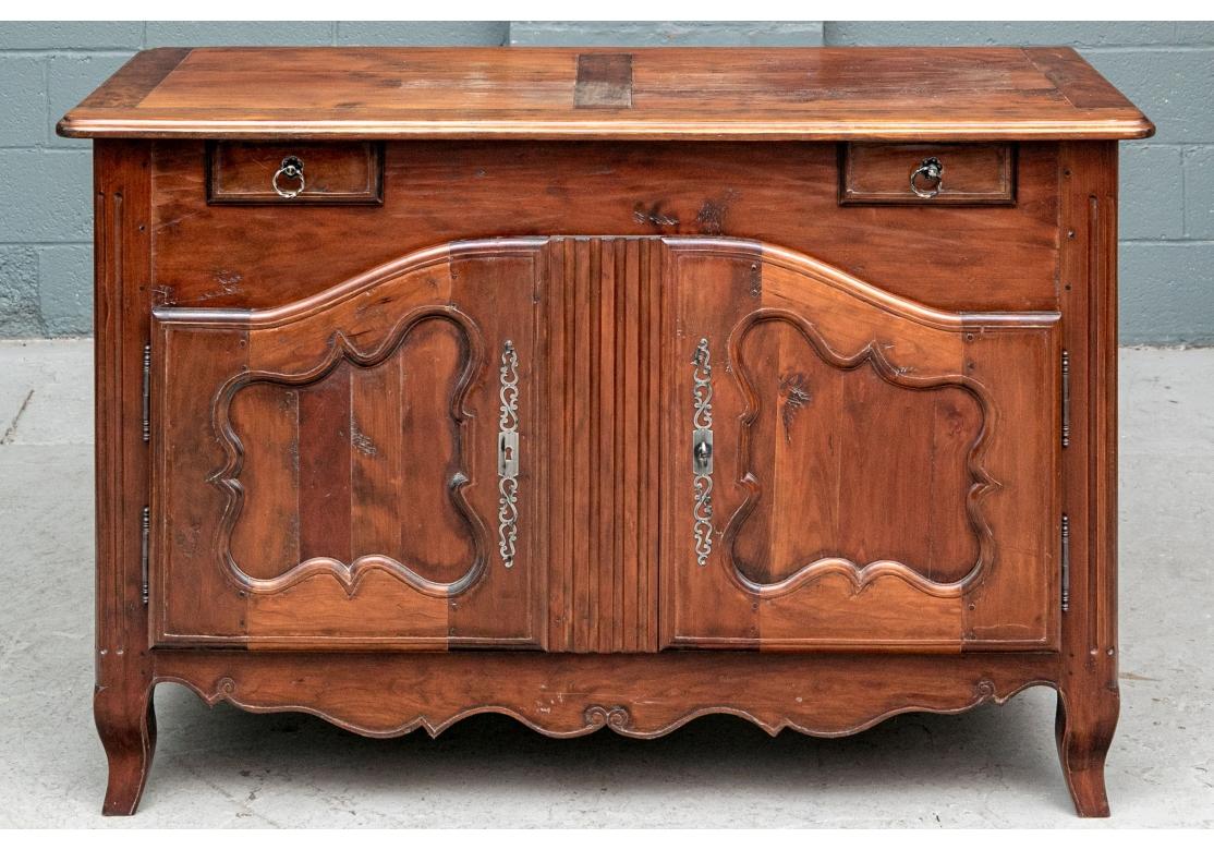 Buffet in stile rustico francese finemente lavorato in vendita 6