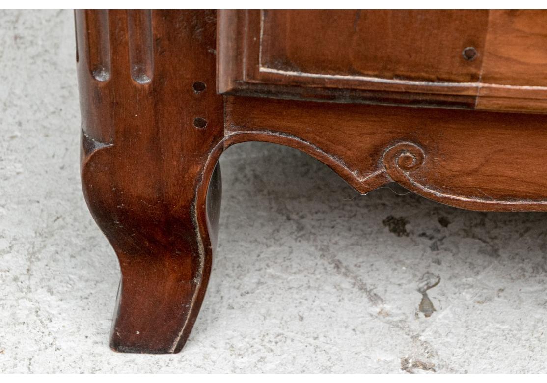 XX secolo Buffet in stile rustico francese finemente lavorato in vendita