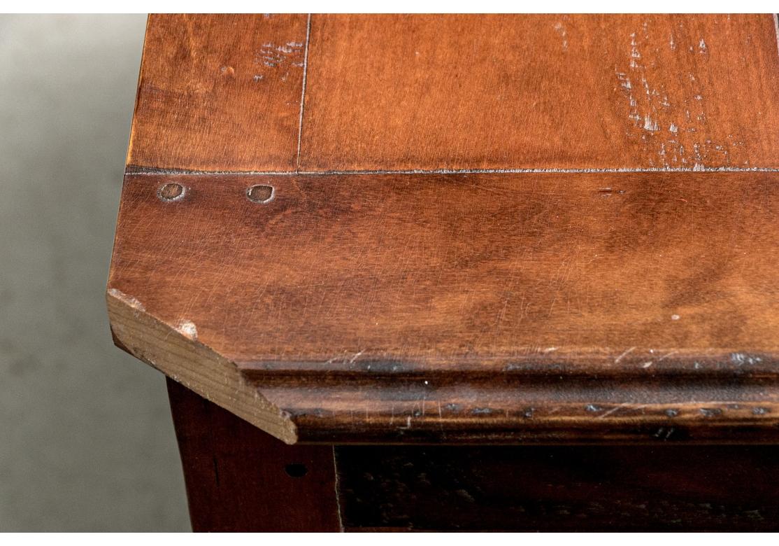 Buffet in stile rustico francese finemente lavorato in vendita 2