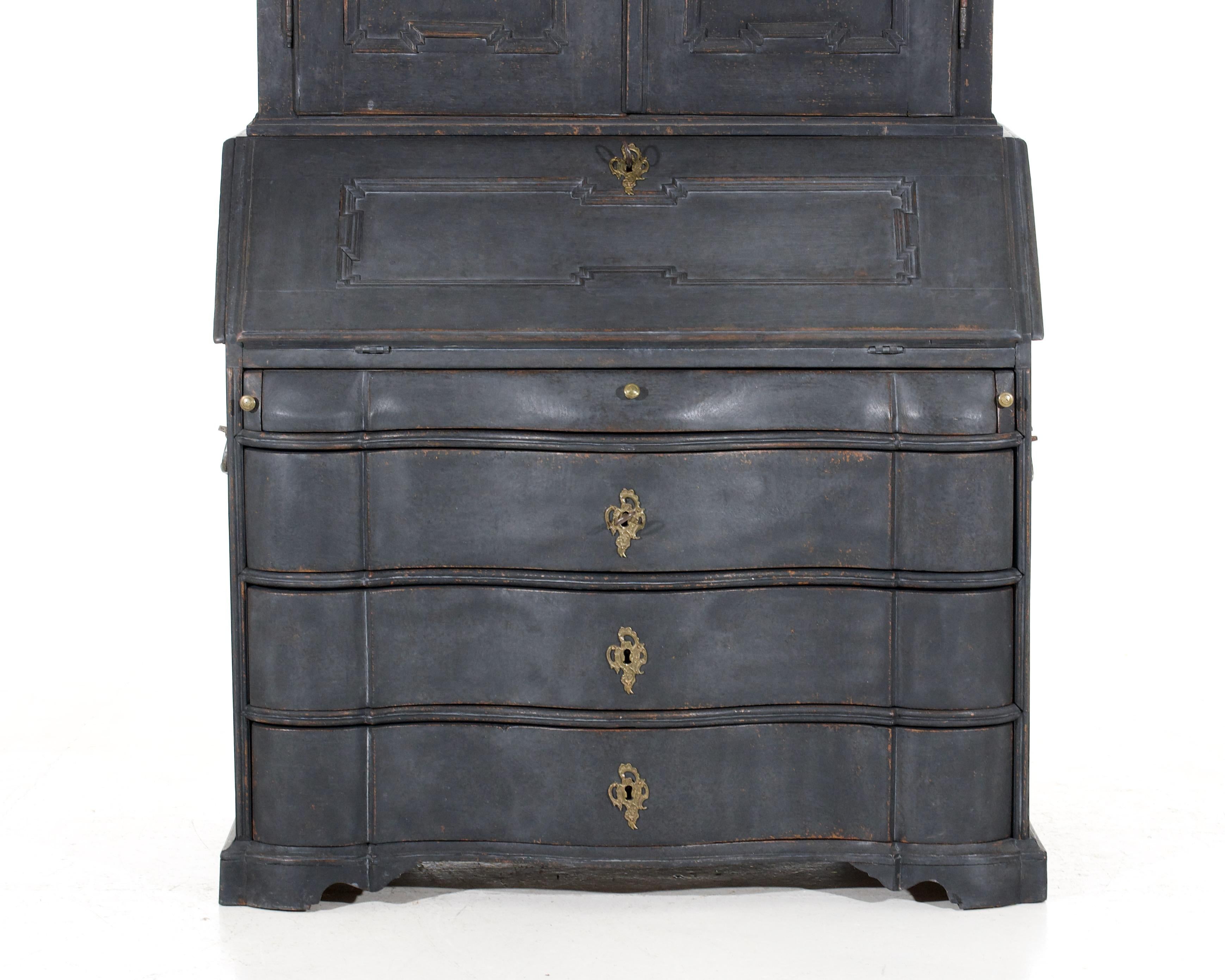 Finely Crafted Two-Part Bureau, circa 1750 For Sale 2