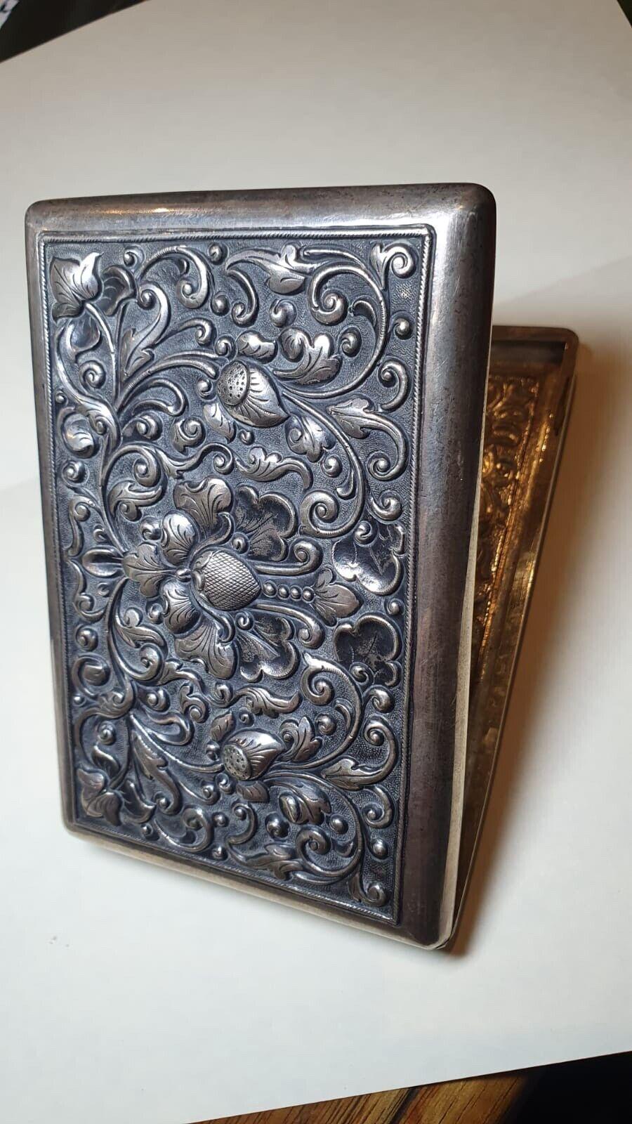 Fein geprägtes antikes europäisches kontinentales Zigarrenetui aus 800er Silber mit Prägung: 12cm x 8cm. Herren im Angebot