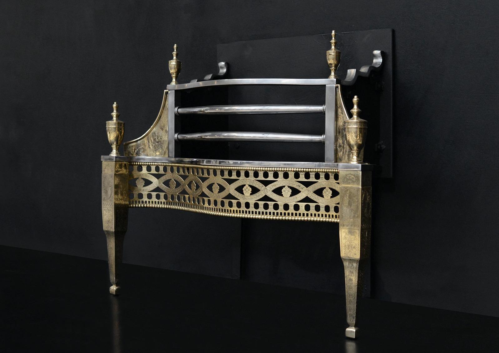 Georgien Grille de cheminée en laiton et acier finement gravé en vente