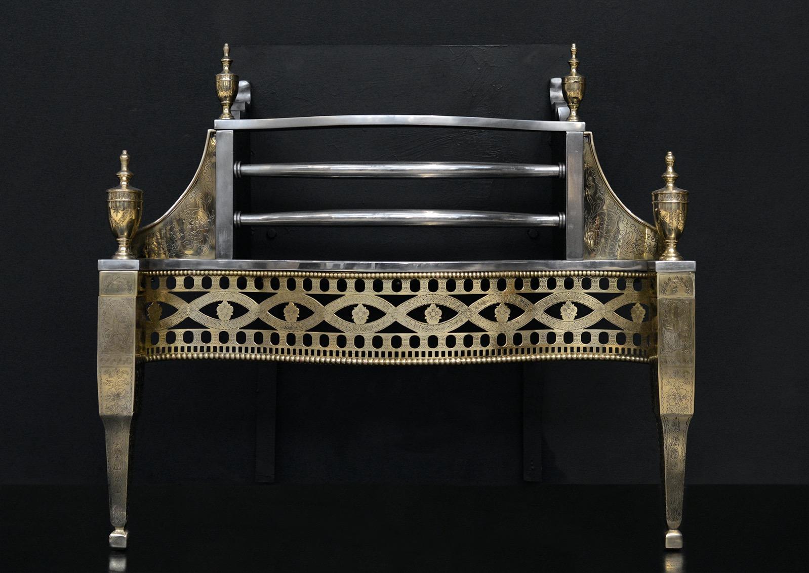 Gravé Grille de cheminée en laiton et acier finement gravé en vente