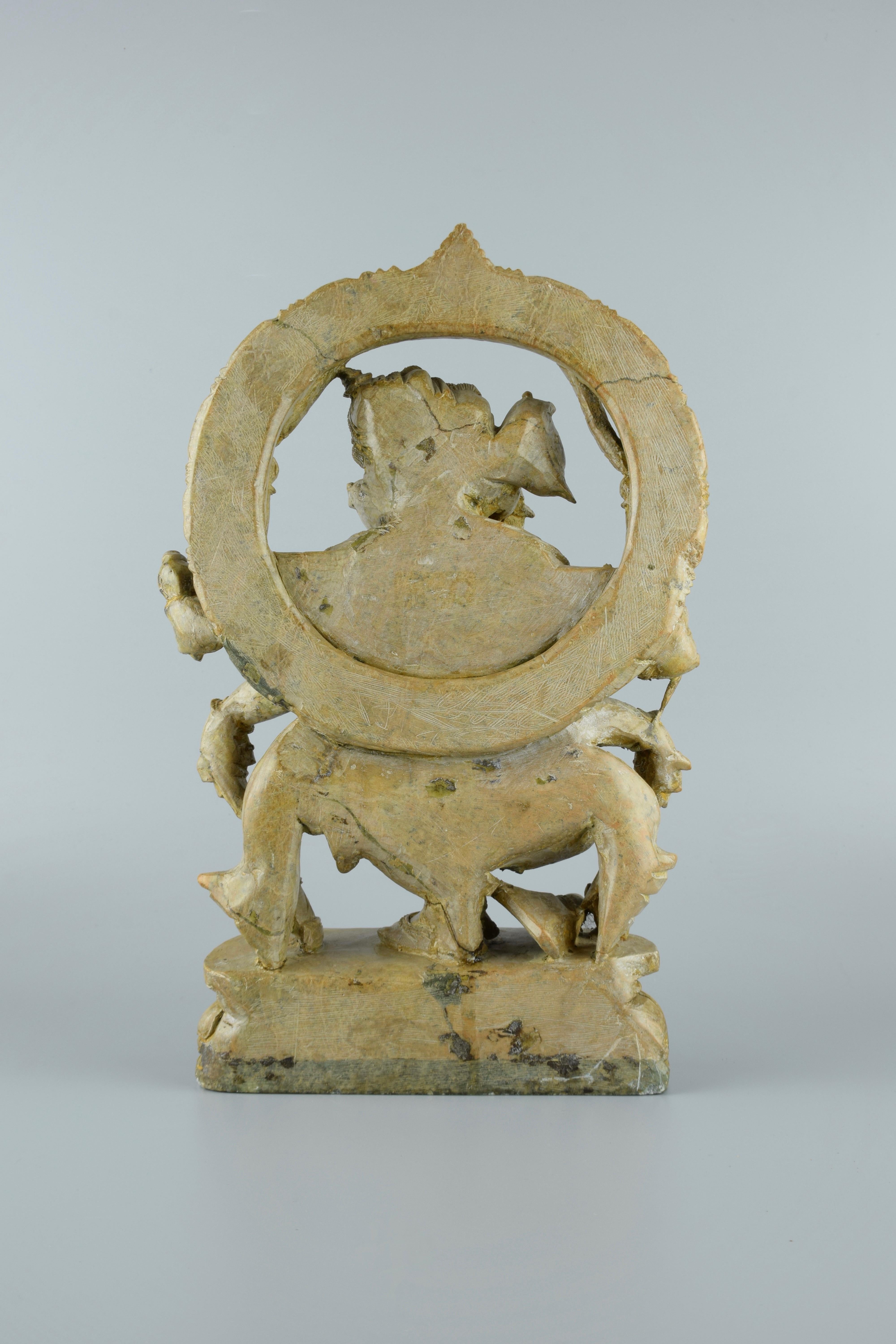 Scultura in pietra ollare di Ganesh finemente eseguita, XIX secolo in vendita 1