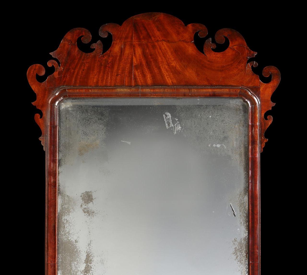 Finely Figured Georgian Mahogany Mirror In Good Condition In London, GB