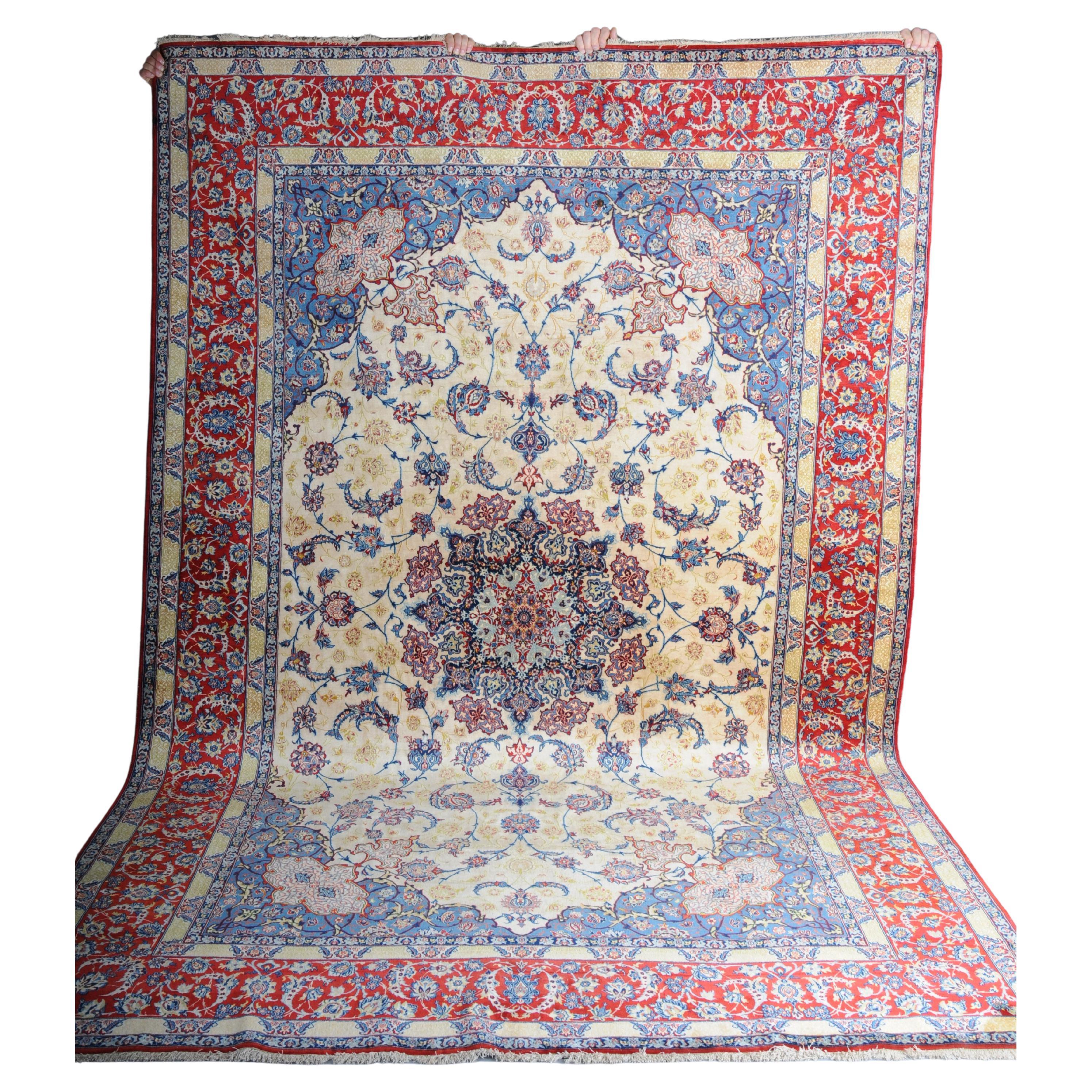 Fein geknüpfter luxuriöser Isfahan-Seidenteppich mit Seide. im Zustand „Gut“ im Angebot in Berlin, DE