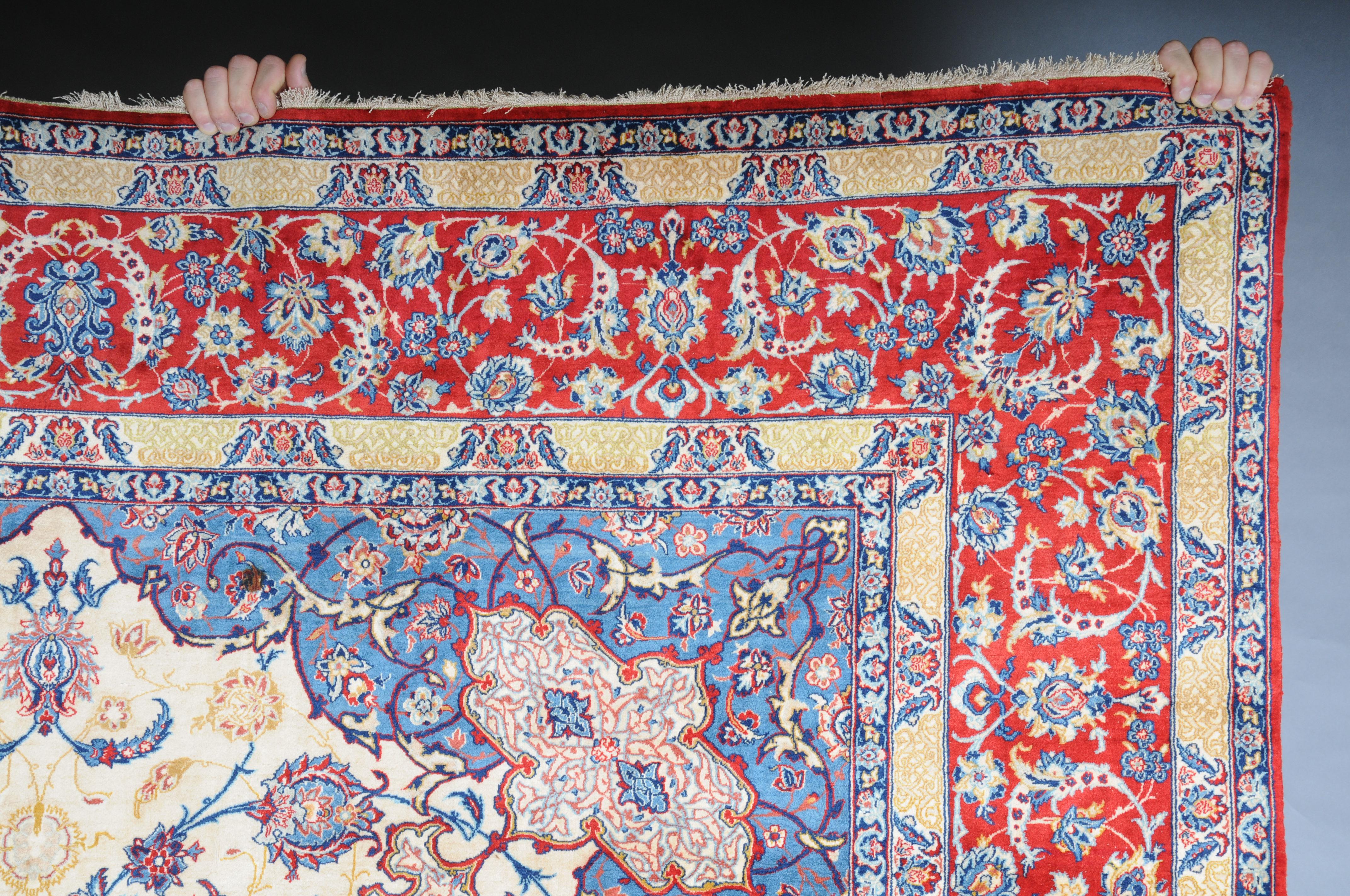 Fein geknüpfter luxuriöser Isfahan-Seidenteppich mit Seide. (Wolle) im Angebot