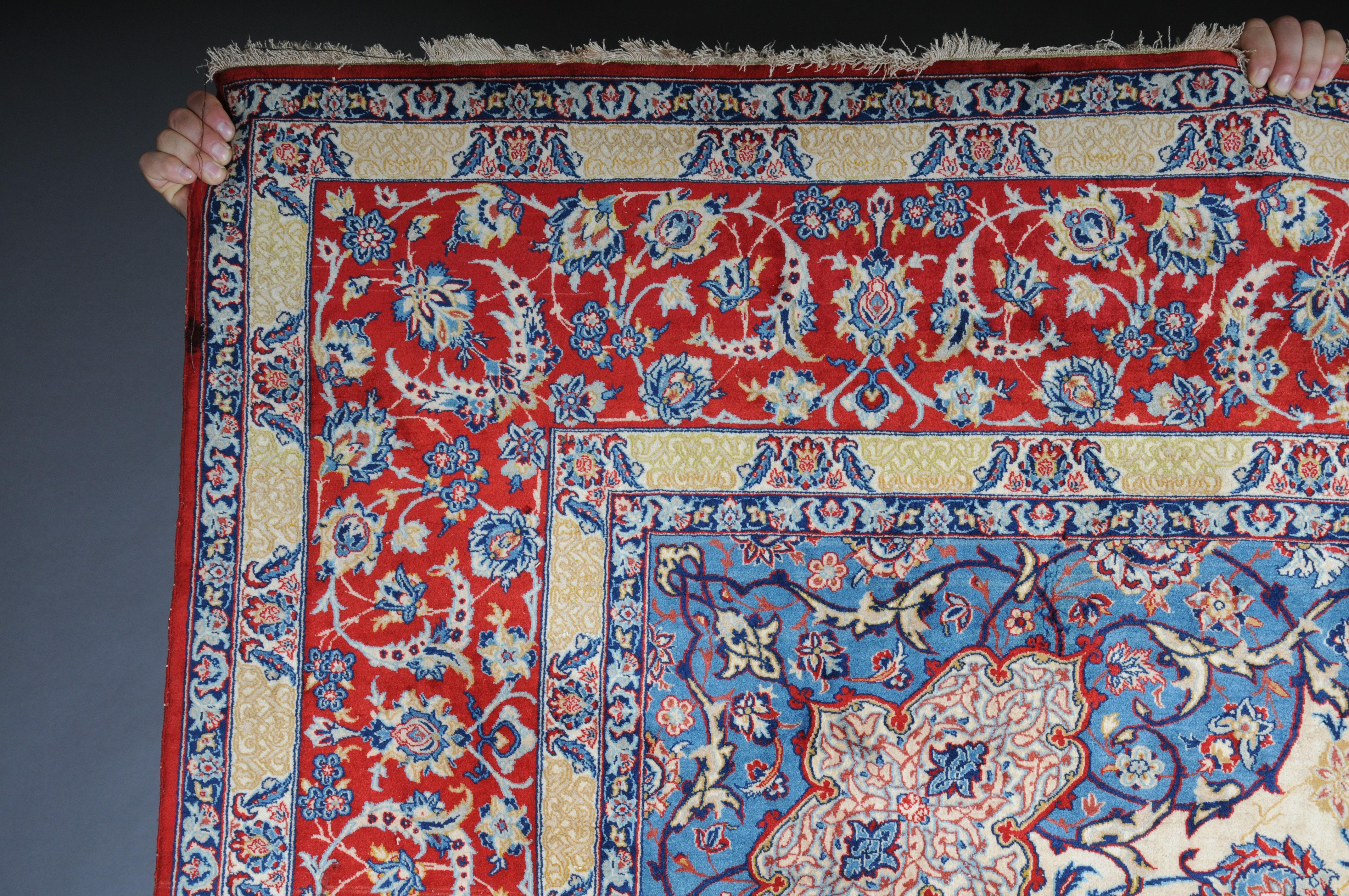 Fein geknüpfter luxuriöser Isfahan-Seidenteppich mit Seide. im Angebot 1