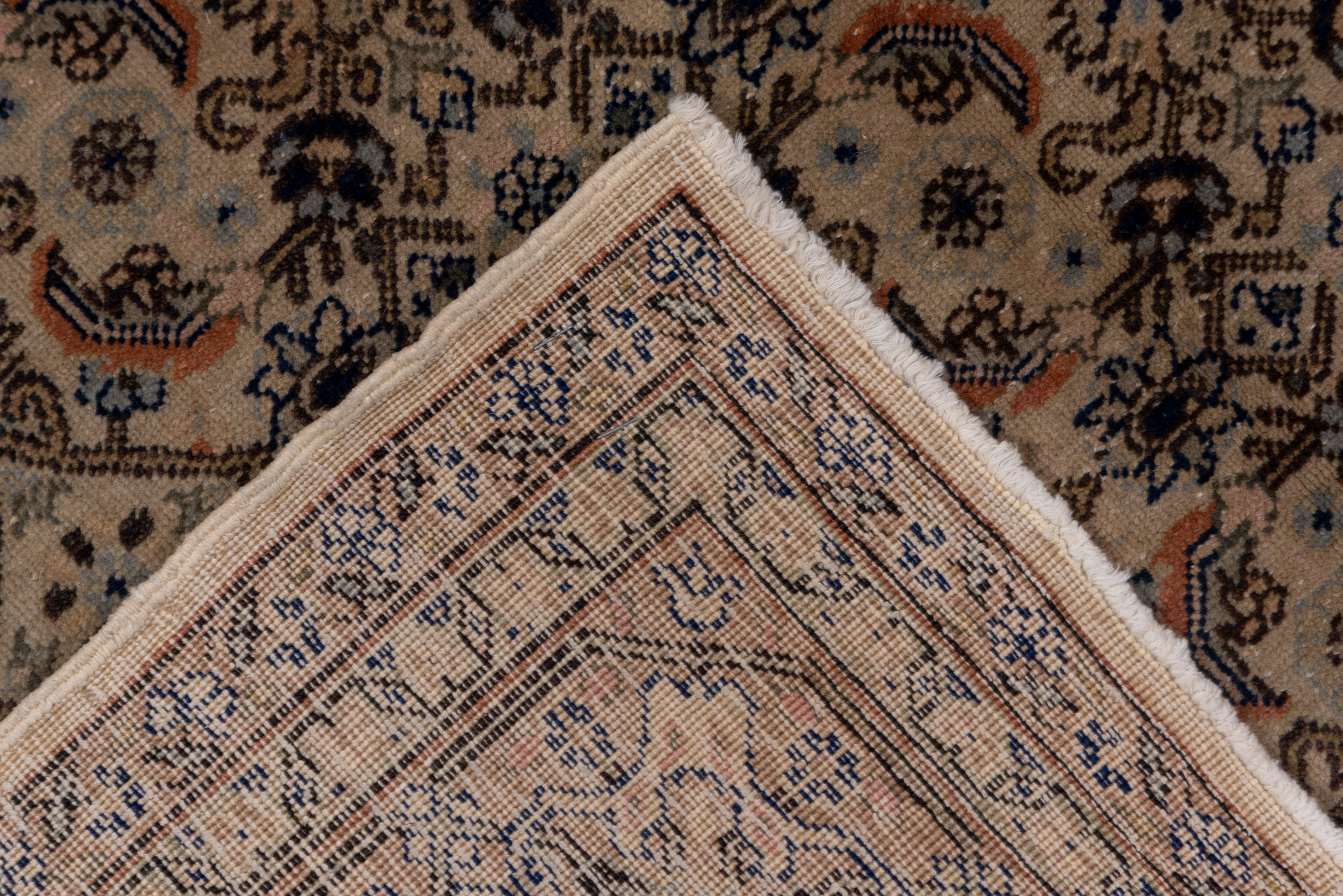 Fein geknüpfter türkischer Kaisary-Teppich, ca. 1940er Jahre im Zustand „Gut“ in New York, NY