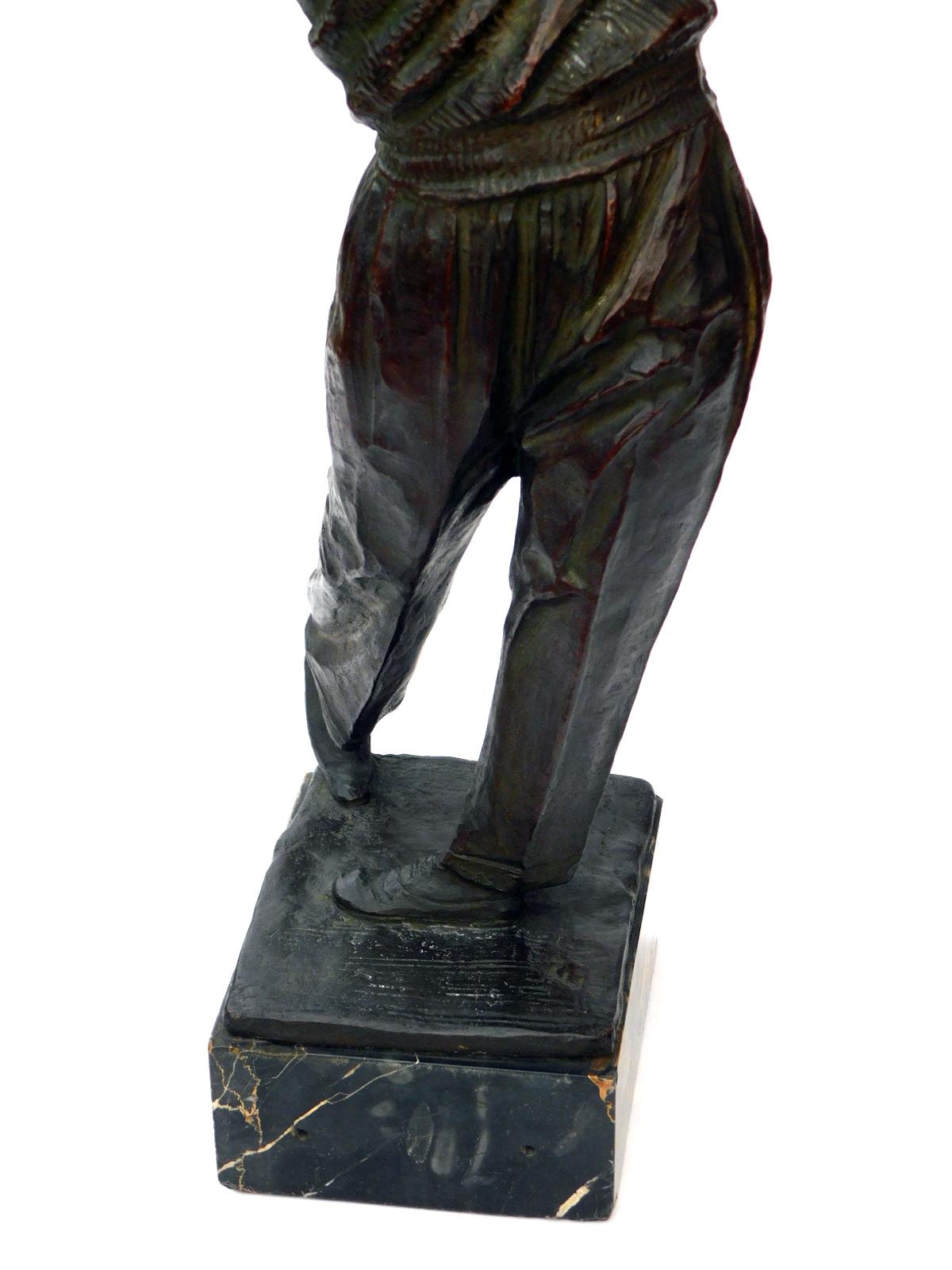 American Finely-Modeled Vintage Patinated Bronze Figure of a Golfer For Sale