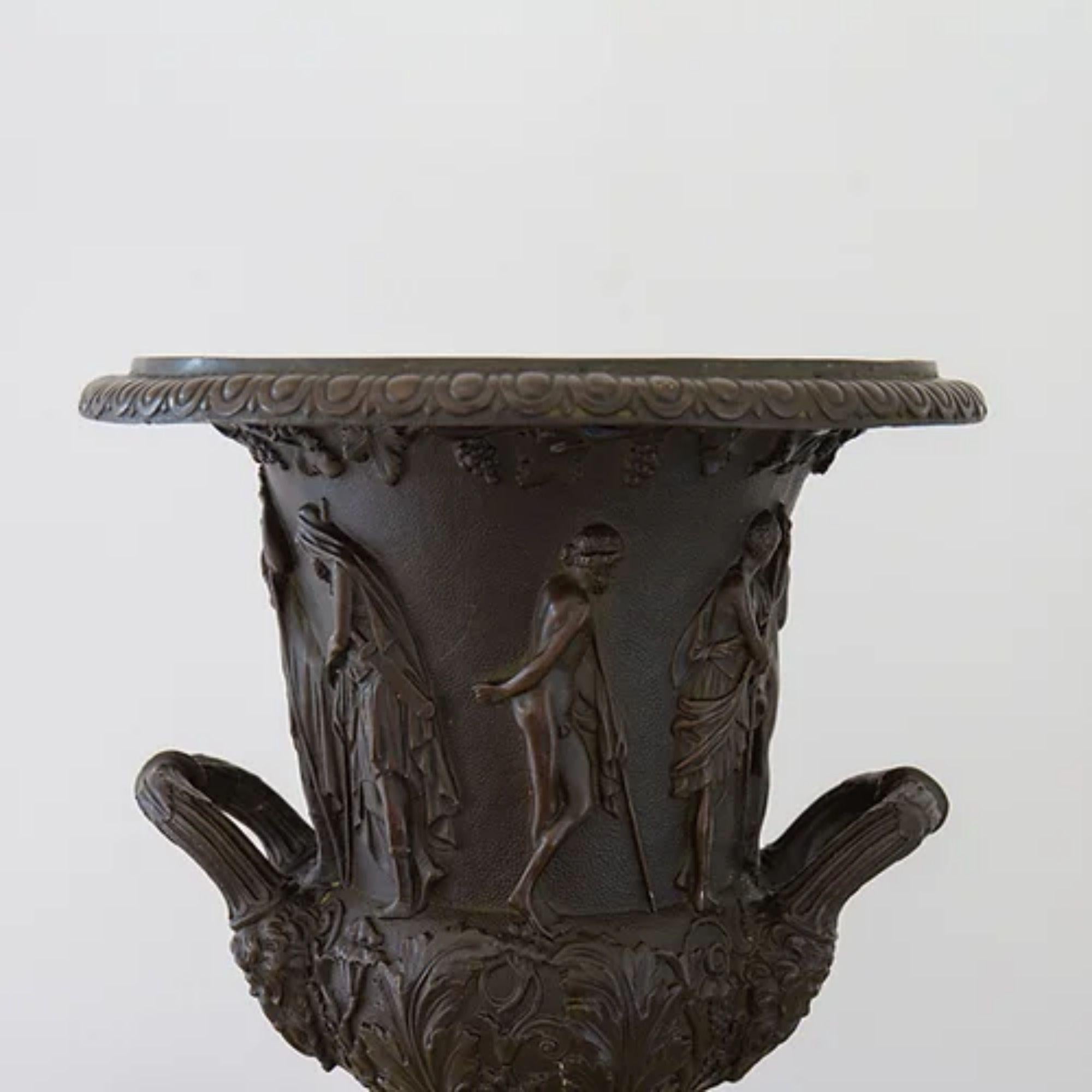 Finely Modelled Pair of 19th Century Grand Tour Bronze Urns 1