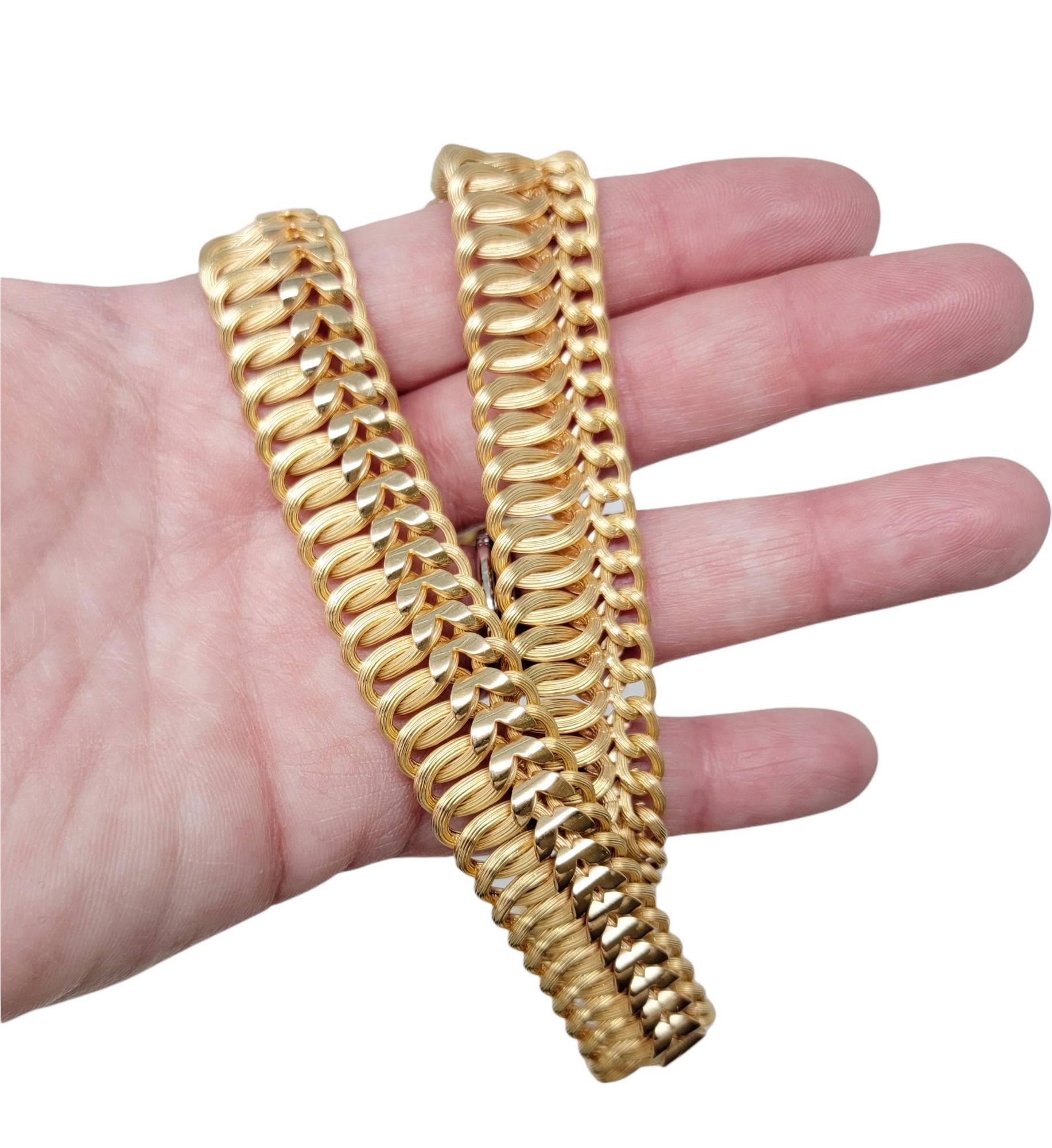 Finely Ridged and Polished 18 Karat Yellow Gold Woven Link Necklace For Sale 4