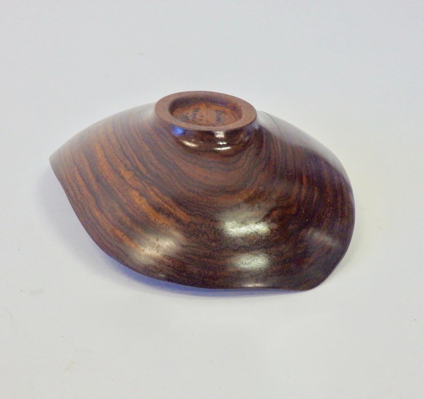 Finely Turned Wood Bowl in Rosewood In Good Condition In Ferndale, MI