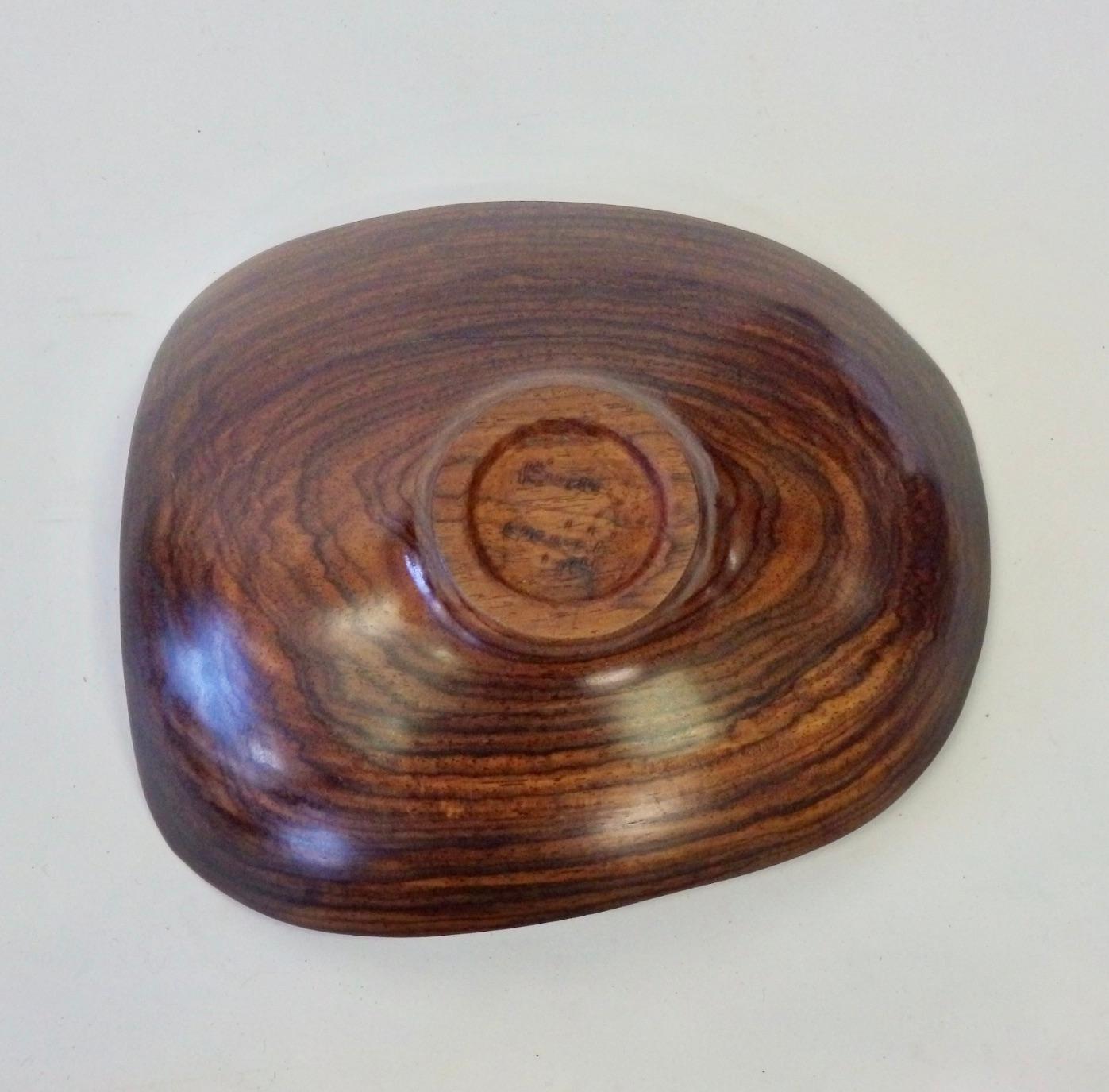 20th Century Finely Turned Wood Bowl in Rosewood