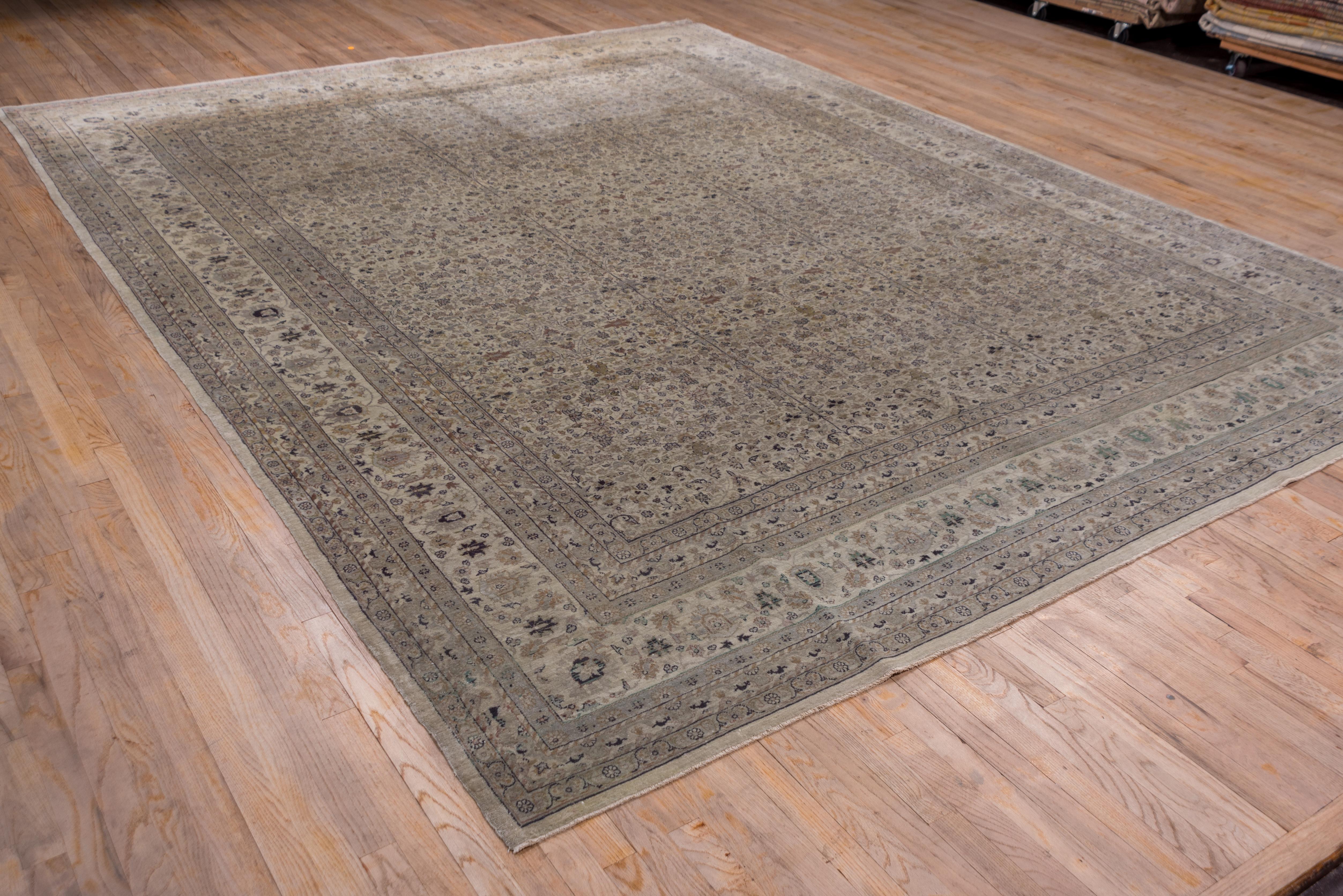 Finely Woven Antique Turkish Sivas Carpet, Neutral Palette In Good Condition For Sale In New York, NY