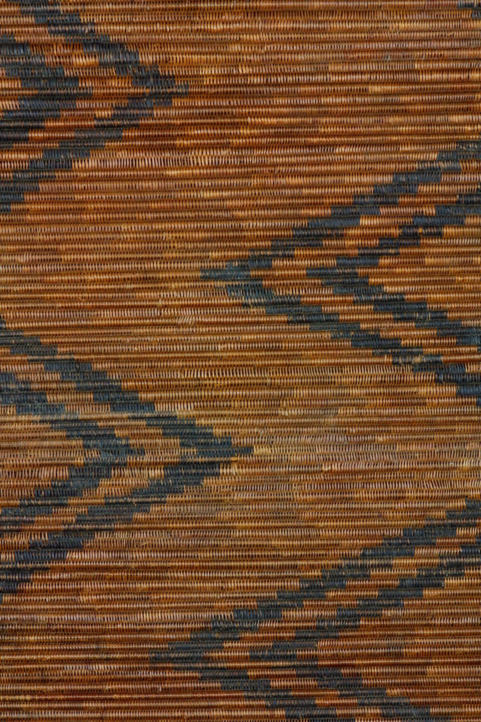 Tribale Paravento in fibra d'erba tutsi finemente tessuta ('Inyeqamo'), Ruanda in vendita