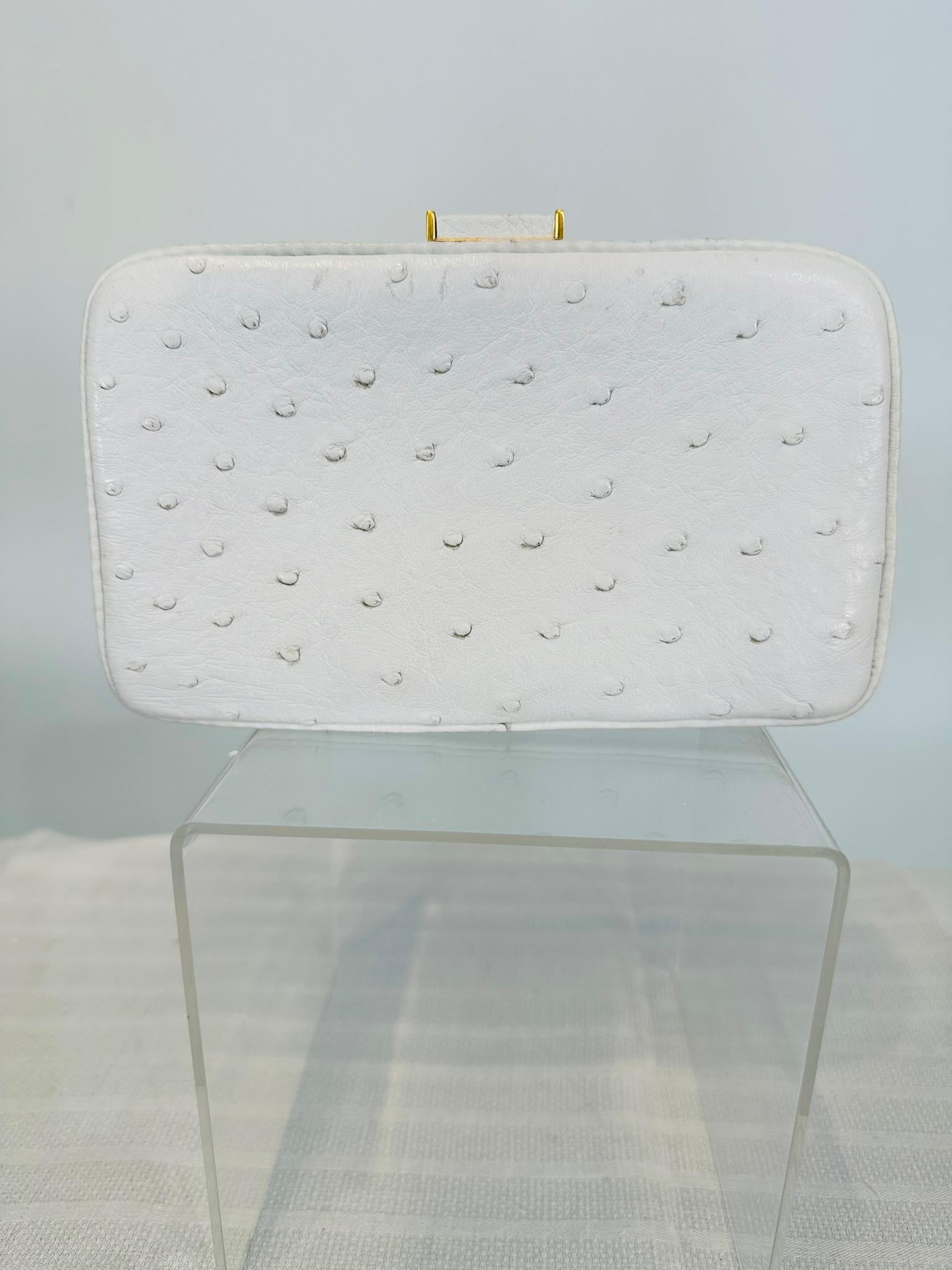 Gray Finesse La Model White Ostrich Clutch Bag with Matte Gold Hardware 1990s For Sale