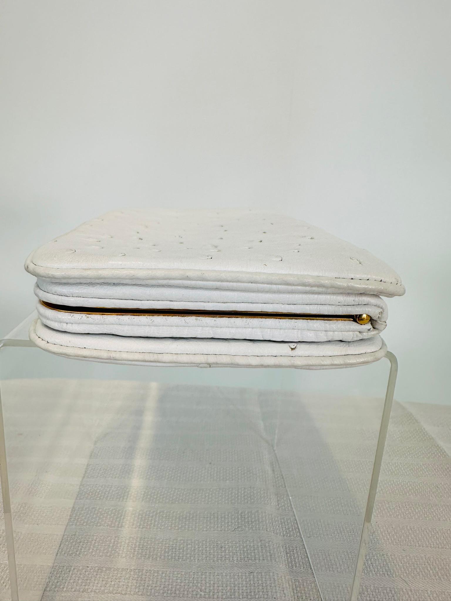 Women's Finesse La Model White Ostrich Clutch Bag with Matte Gold Hardware 1990s For Sale