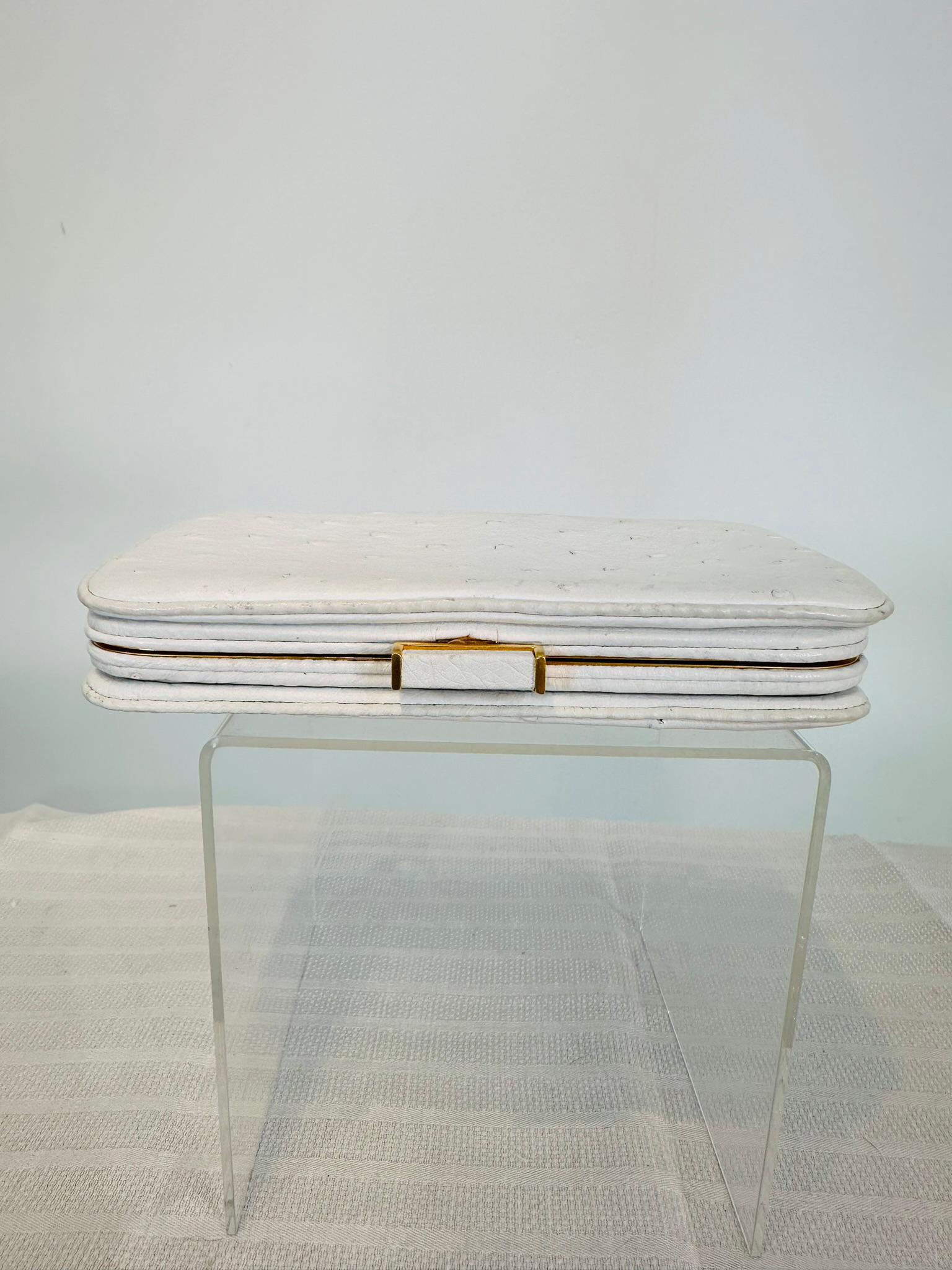 Finesse La Model White Ostrich Clutch Bag with Matte Gold Hardware 1990s For Sale 1