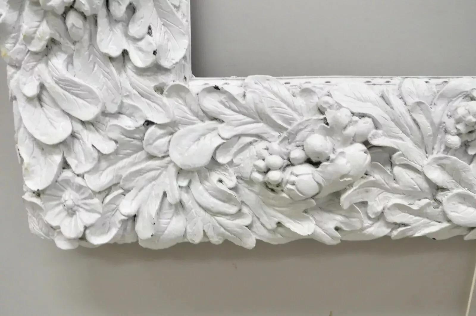 Finesse Originals Rococo Figural Cherubin Grapevine Grand cadre d'art en fibre de verre en vente 1
