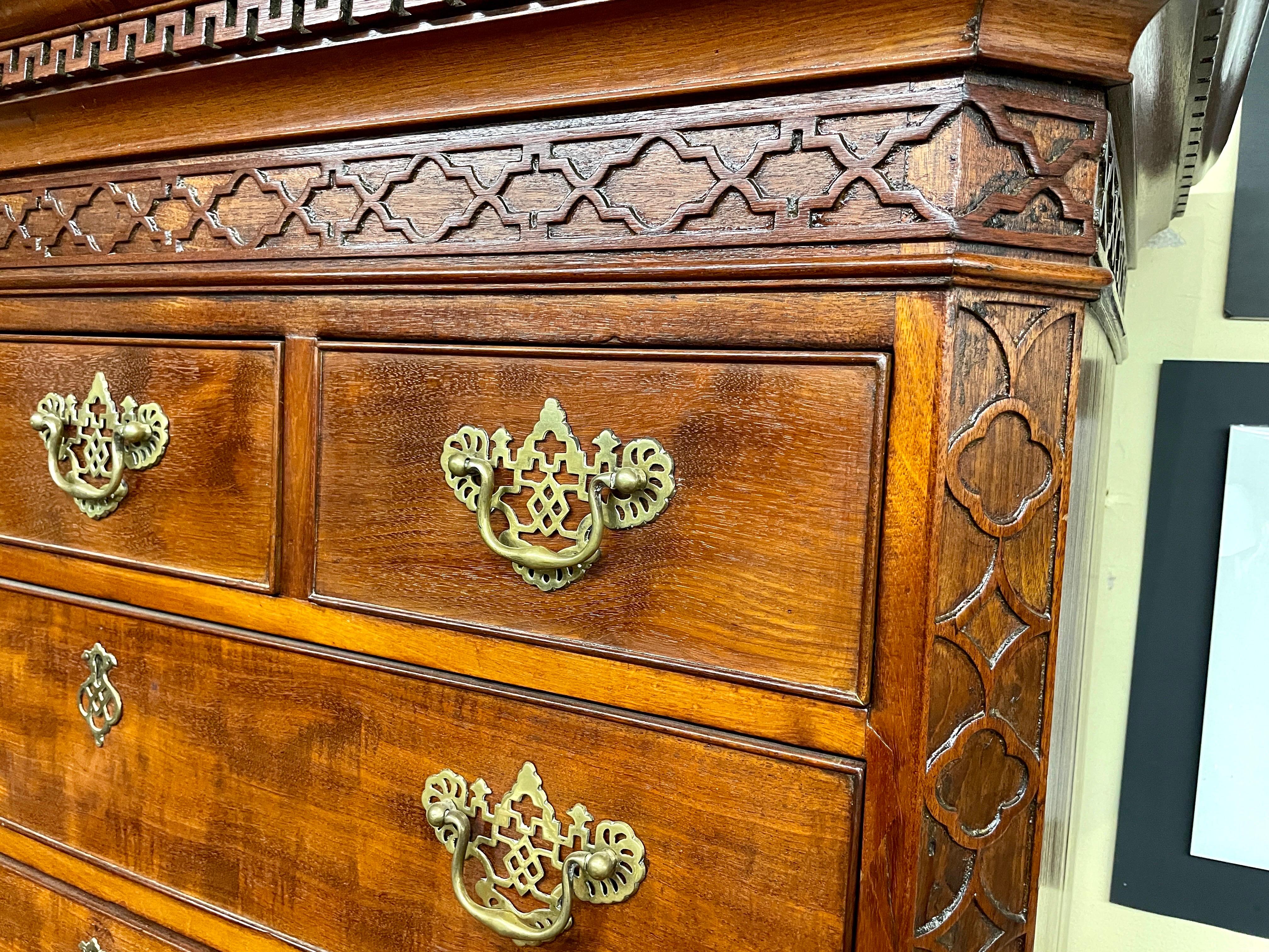 Finest Antique English Geo. III Figured Mahogany Chippendale Chest on Chest For Sale 8