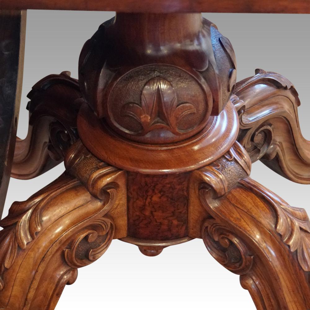 Finest English Burl Walnut Inlaid Dining Table In Good Condition For Sale In Salisbury, Wiltshire