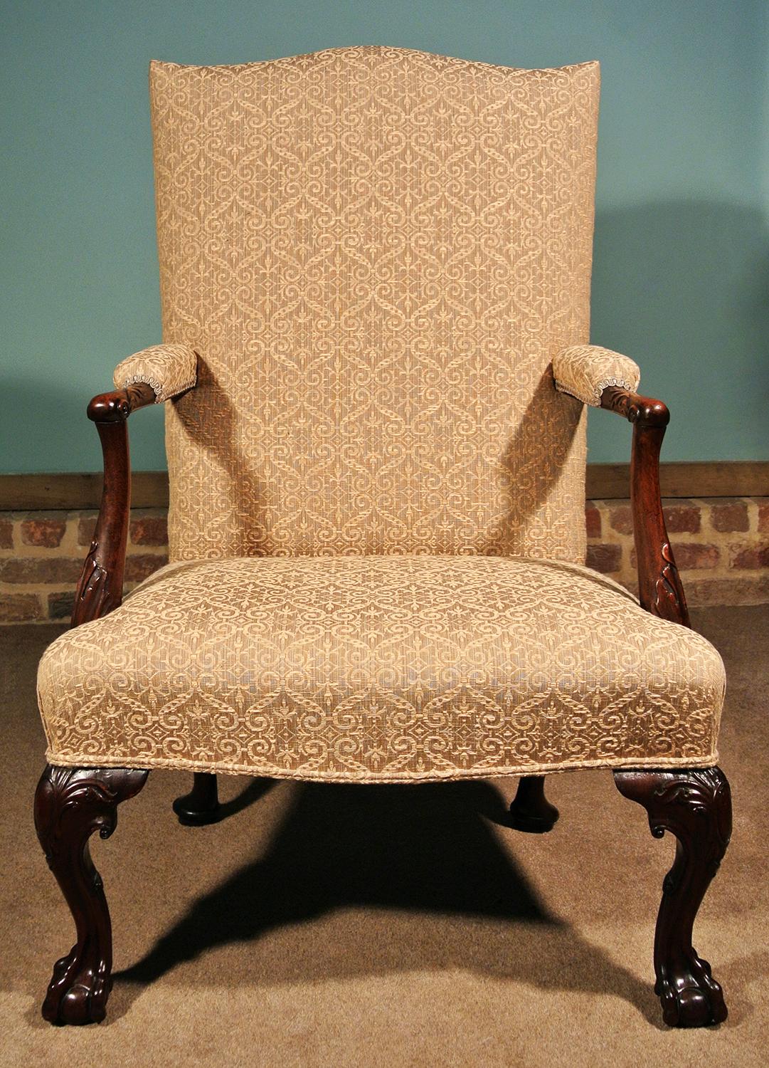 Fine George II Mahogany Gentlemans Arm Chair in Pale Gold In Good Condition For Sale In Dallington, East Sussex