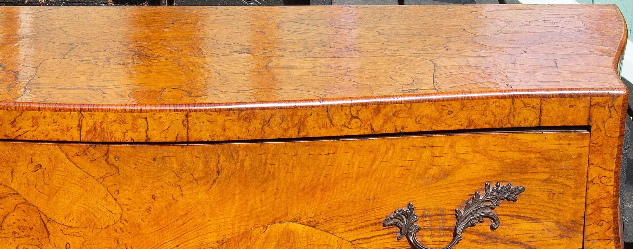 Finest Italian Olive Wood Bombe Commode or Chest Mid 20th Century  For Sale 2