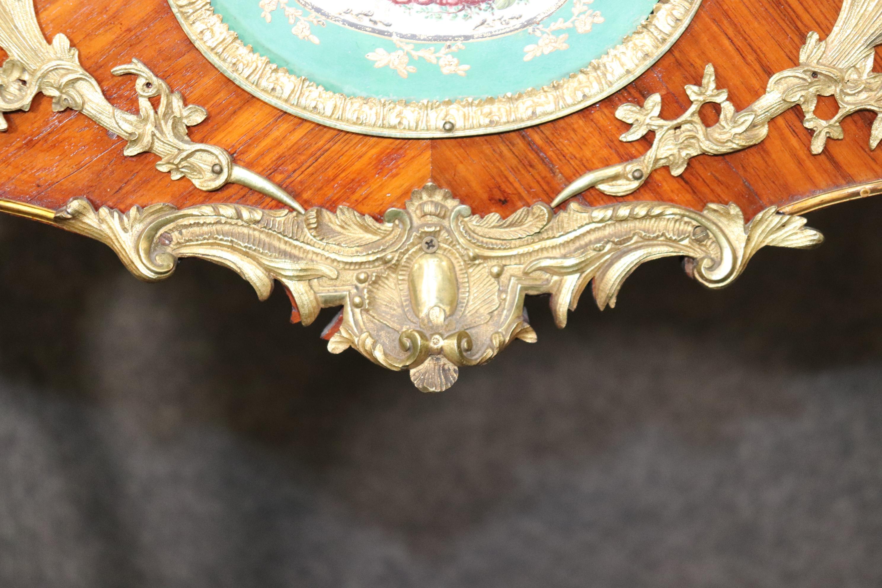 Coiffeuse d'antiquités pour femmes de style Linke avec plaques en porcelaine et figures en bronze en vente 8