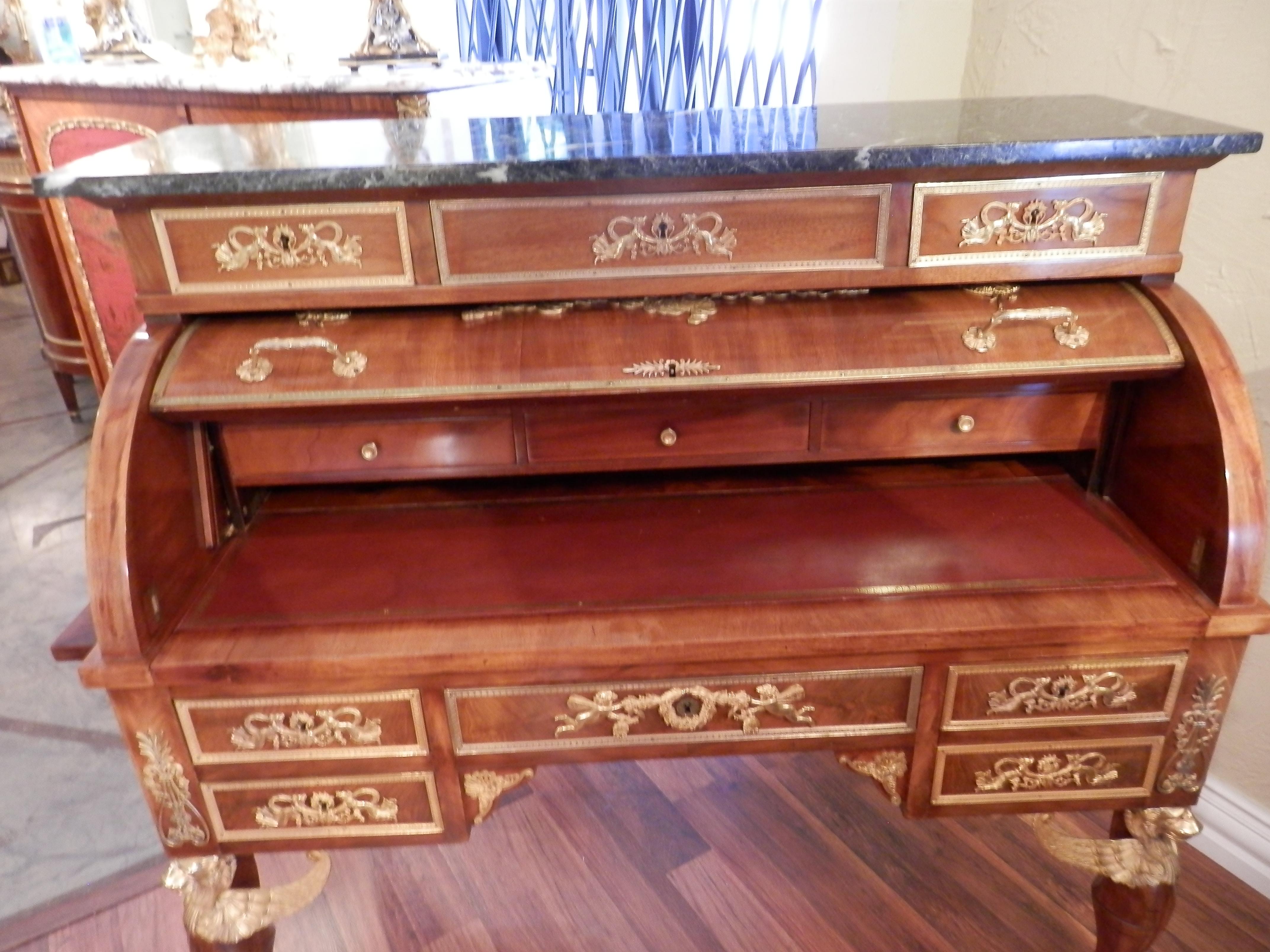 Finest quality 19th century French Empire roll top desk  In Good Condition In Dallas, TX