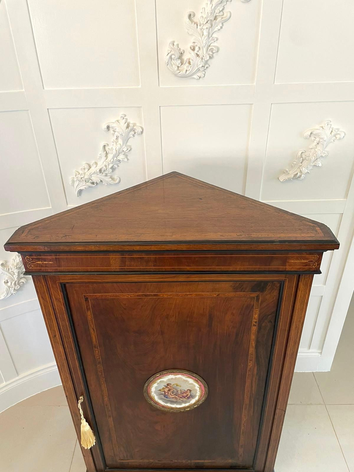 Finest Quality 19th Century Victorian Antique Inlaid Walnut Corner Cabinet In Good Condition For Sale In Suffolk, GB