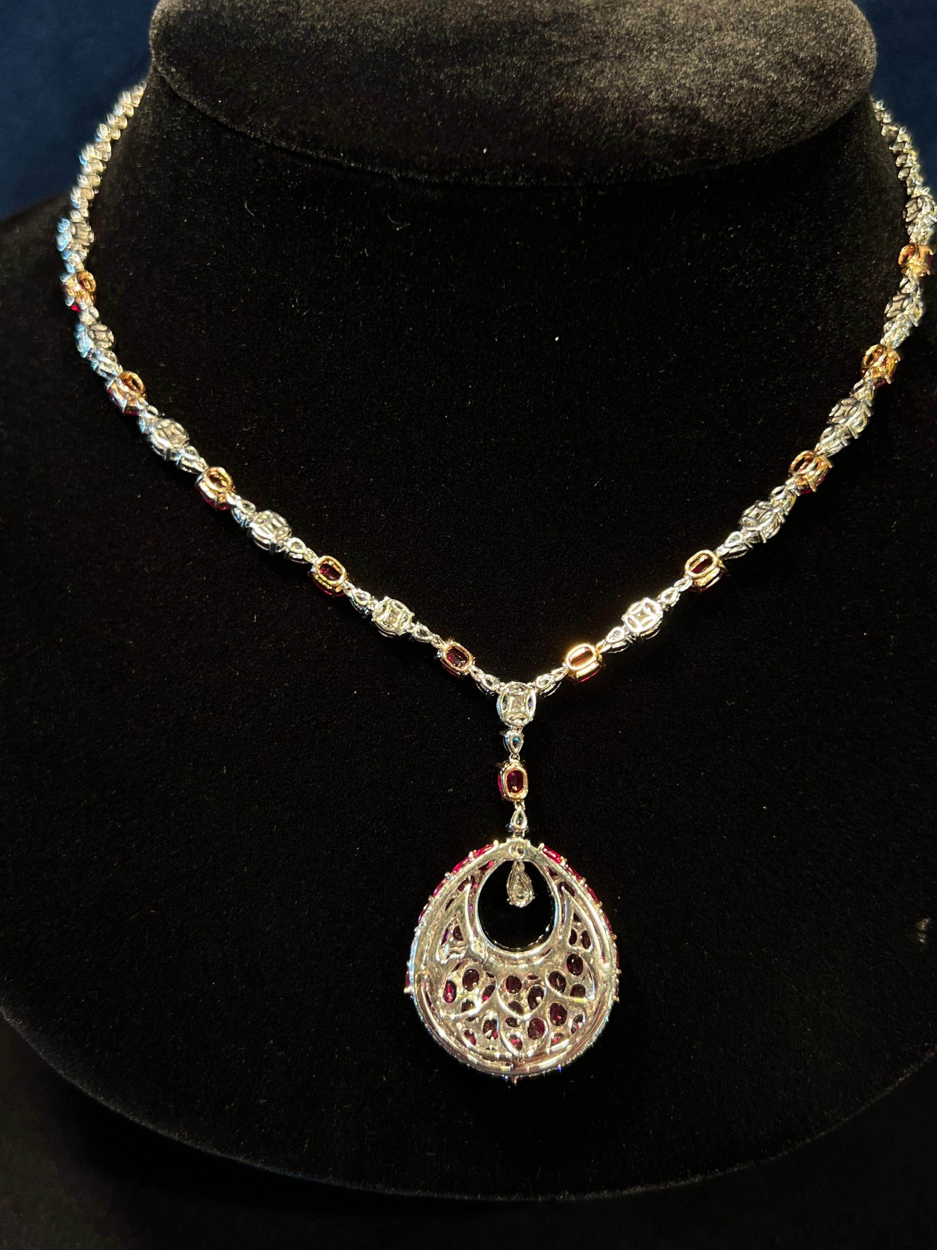  Finest Quality 30 Carat Burmese Ruby and D Color Diamond 18 Karat Gold Necklace In Excellent Condition In Tustin, CA