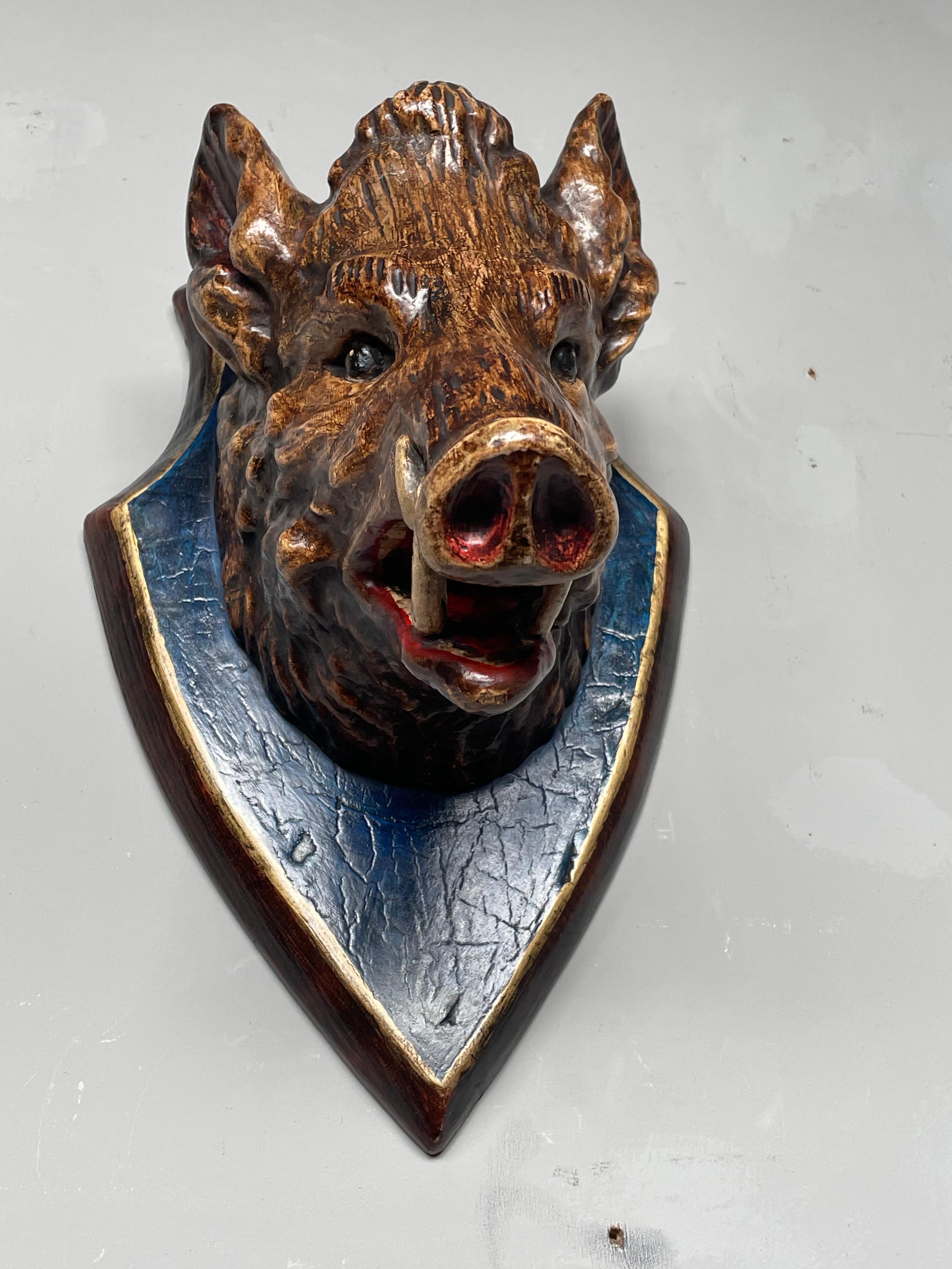 Finest Quality Antique Hand Carved & Painted Black Forest Boar / Hog Sculpture For Sale 2