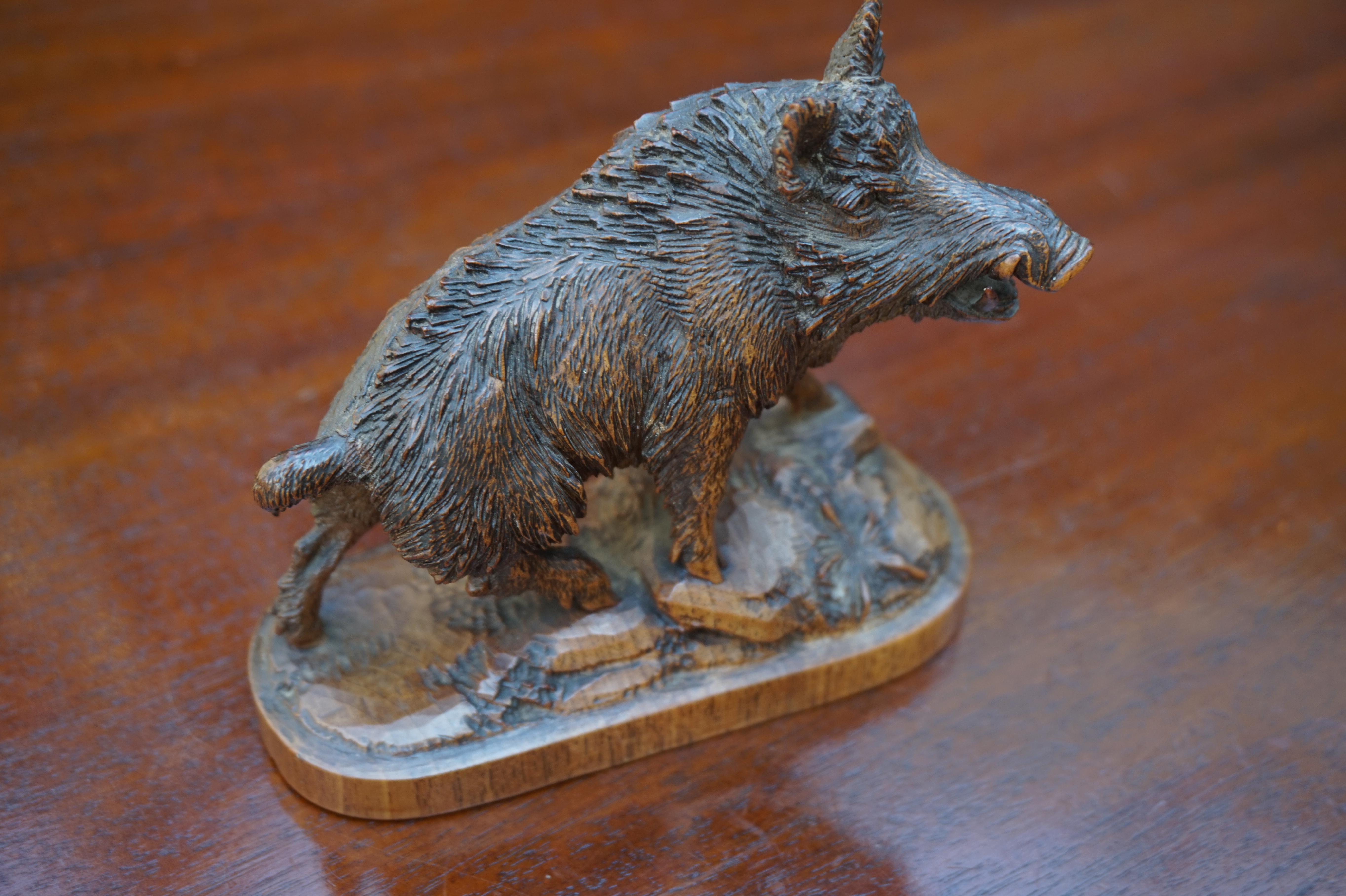 Finest Quality, Antique Hand Carved Nutwood Swiss Black Forest Boar Sculpture 8