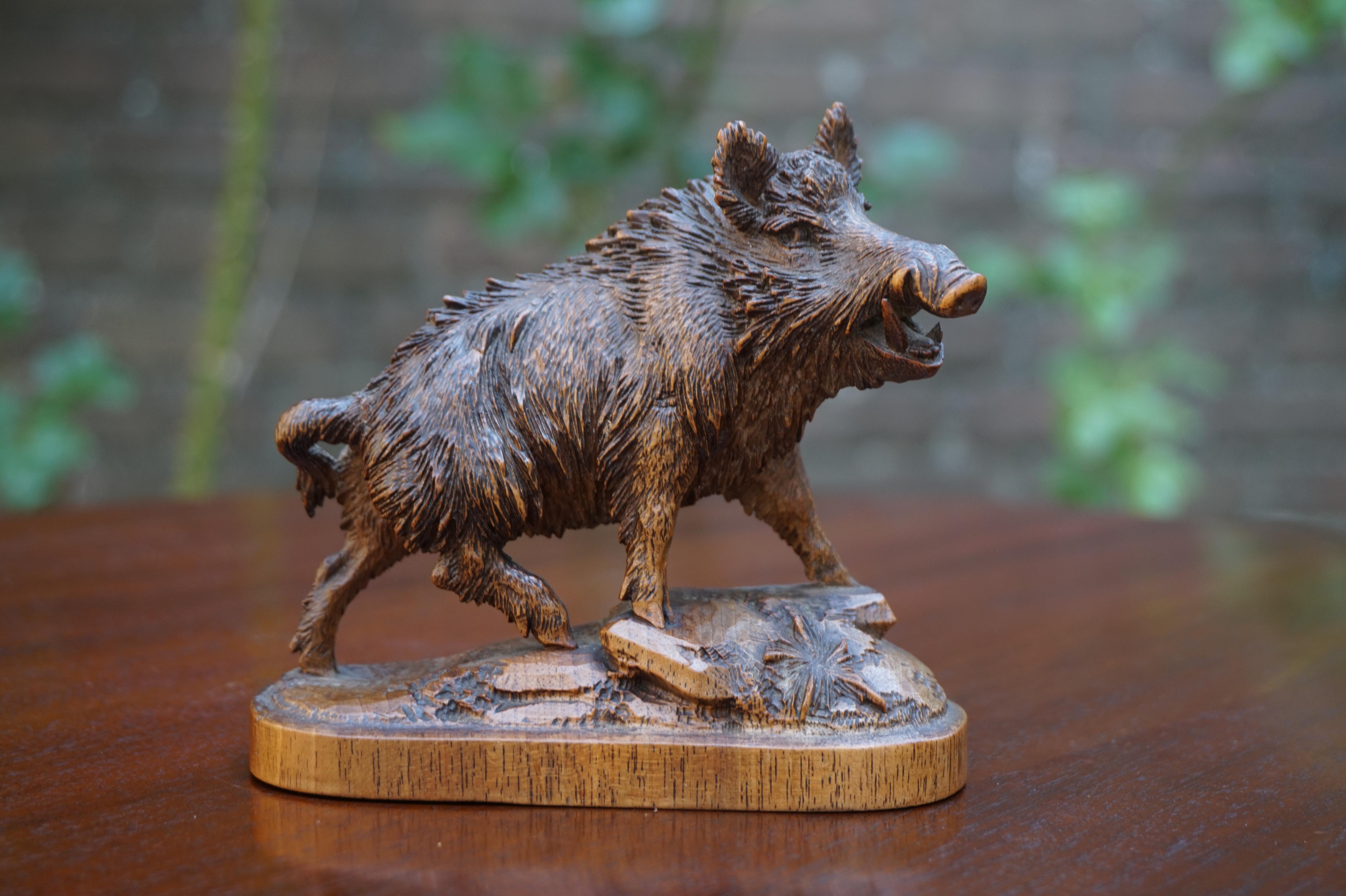 Finest Quality, Antique Hand Carved Nutwood Swiss Black Forest Boar Sculpture 9