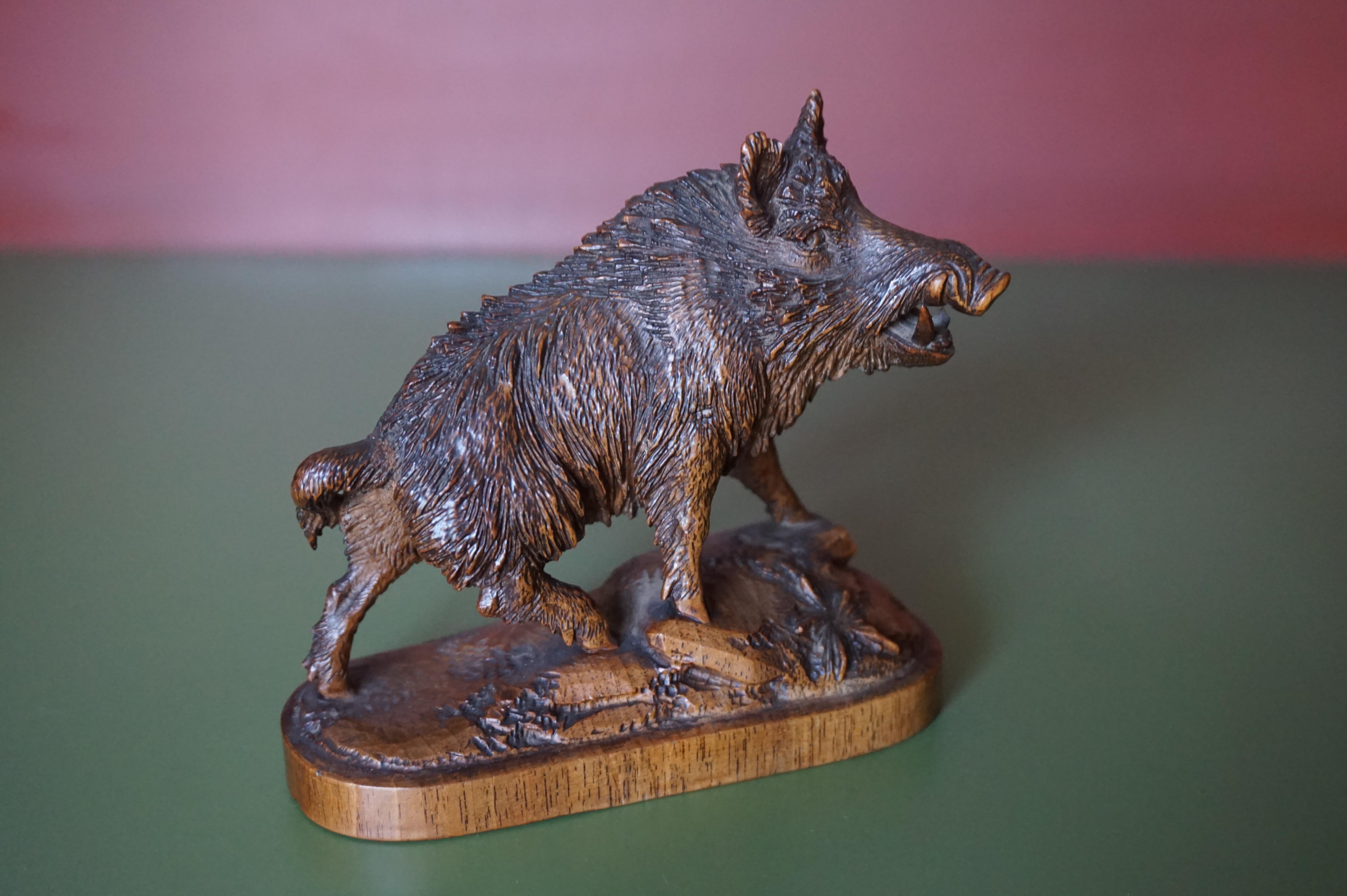 Finest Quality, Antique Hand Carved Nutwood Swiss Black Forest Boar Sculpture 2