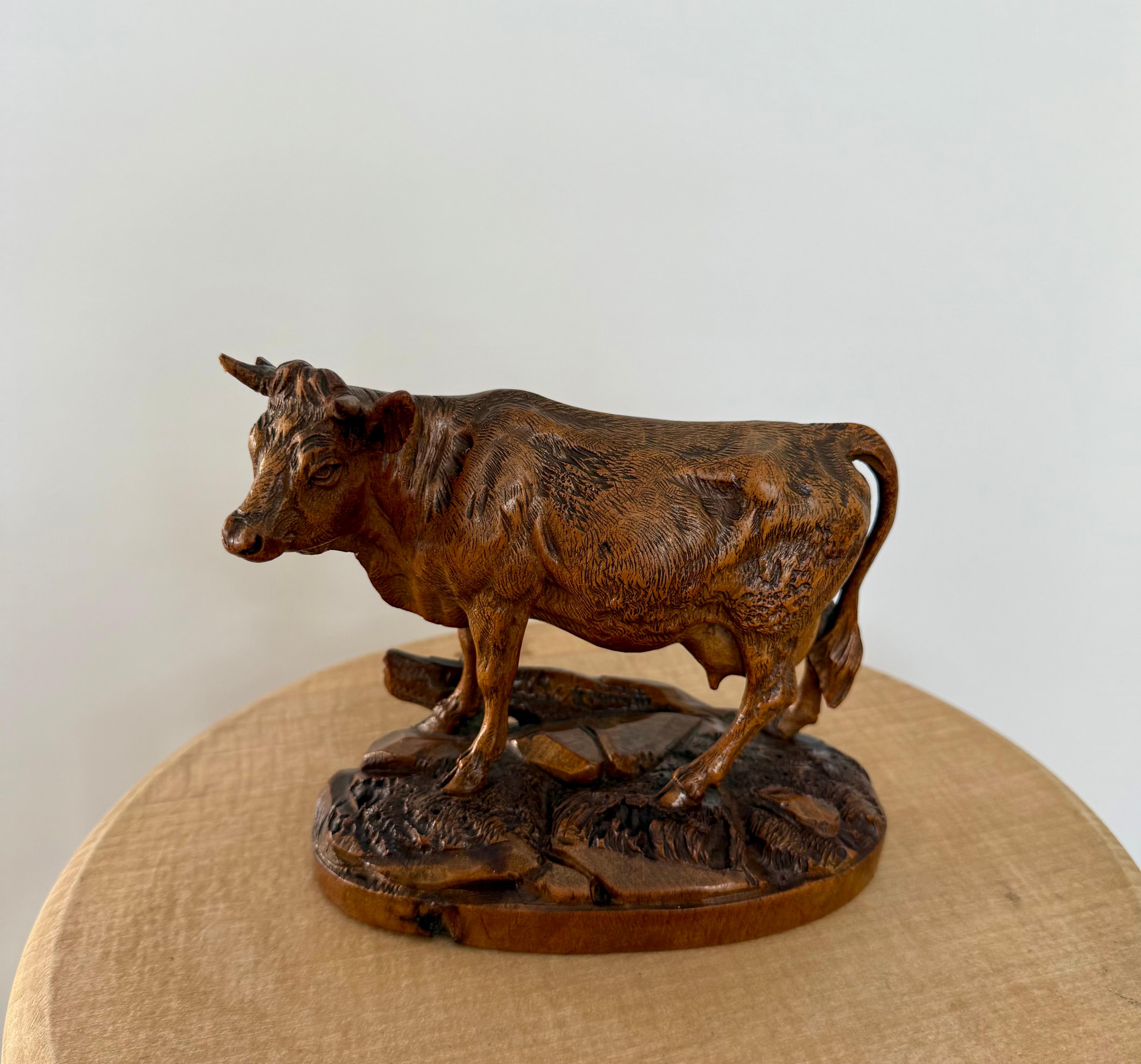 Finest Quality, Antique Hand Carved Nutwood Swiss Black Forest Cow Sculpture For Sale 7
