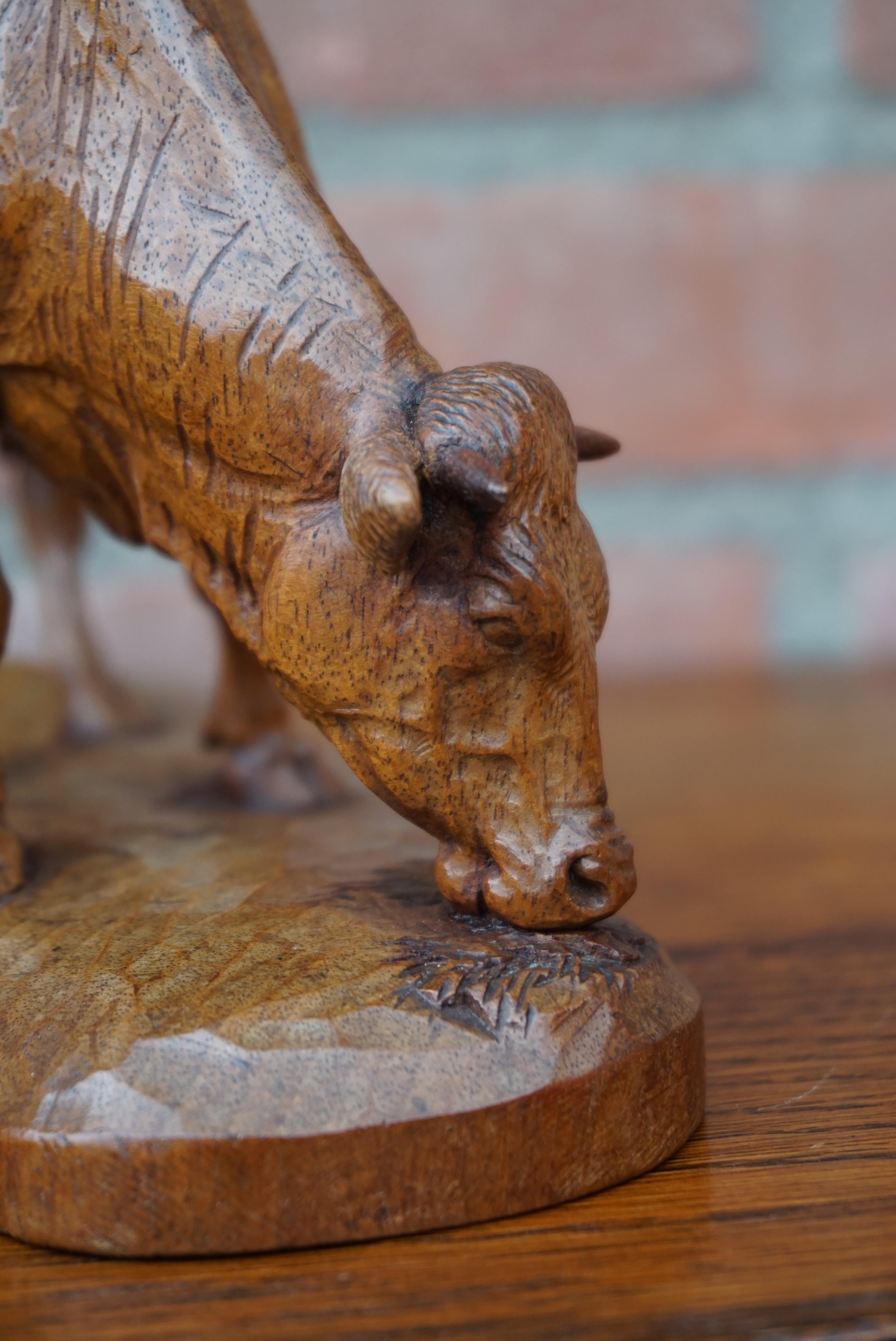 Finest Quality, Antique Hand Carved Nutwood Swiss Black Forest Cow Sculpture 7