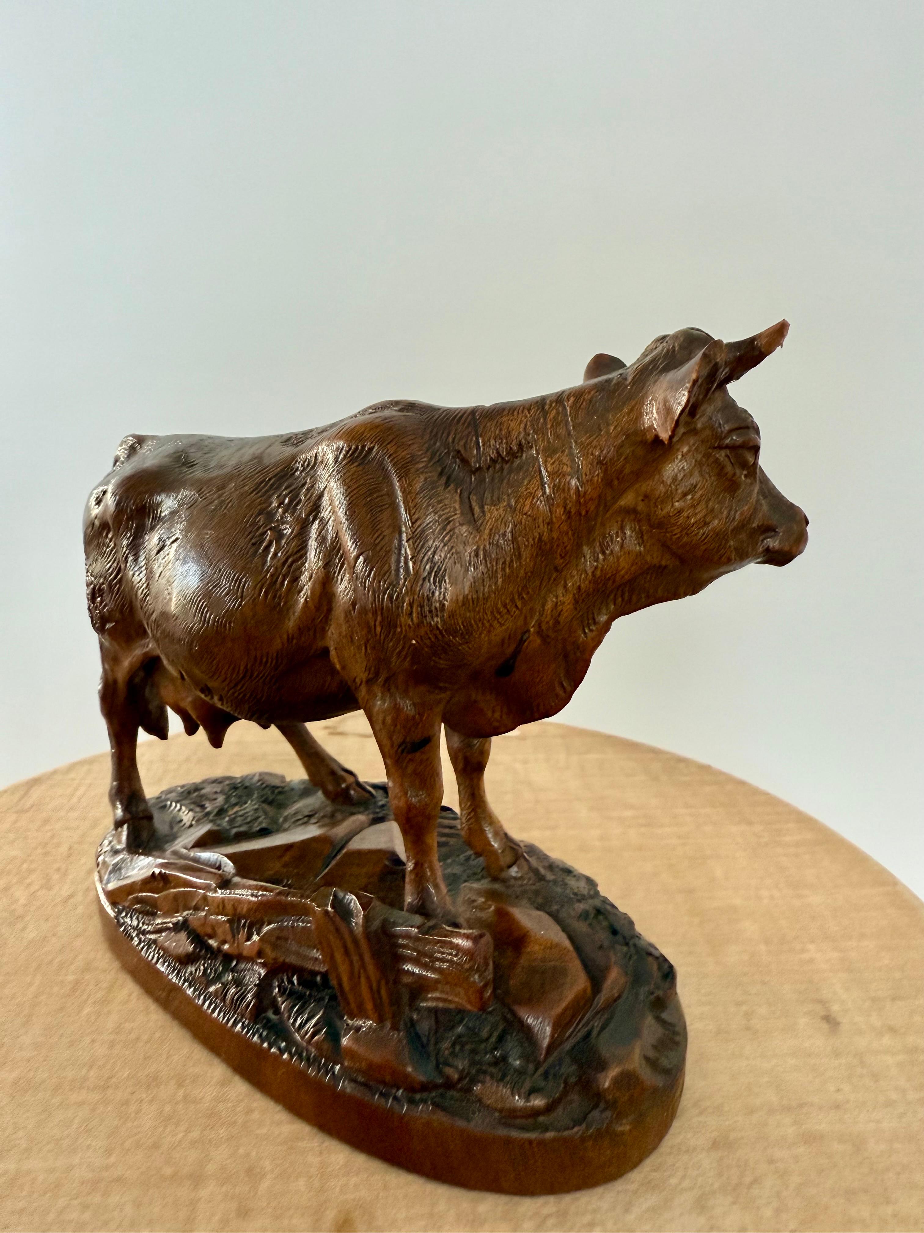 Finest Quality, Antique Hand Carved Nutwood Swiss Black Forest Cow Sculpture For Sale 10