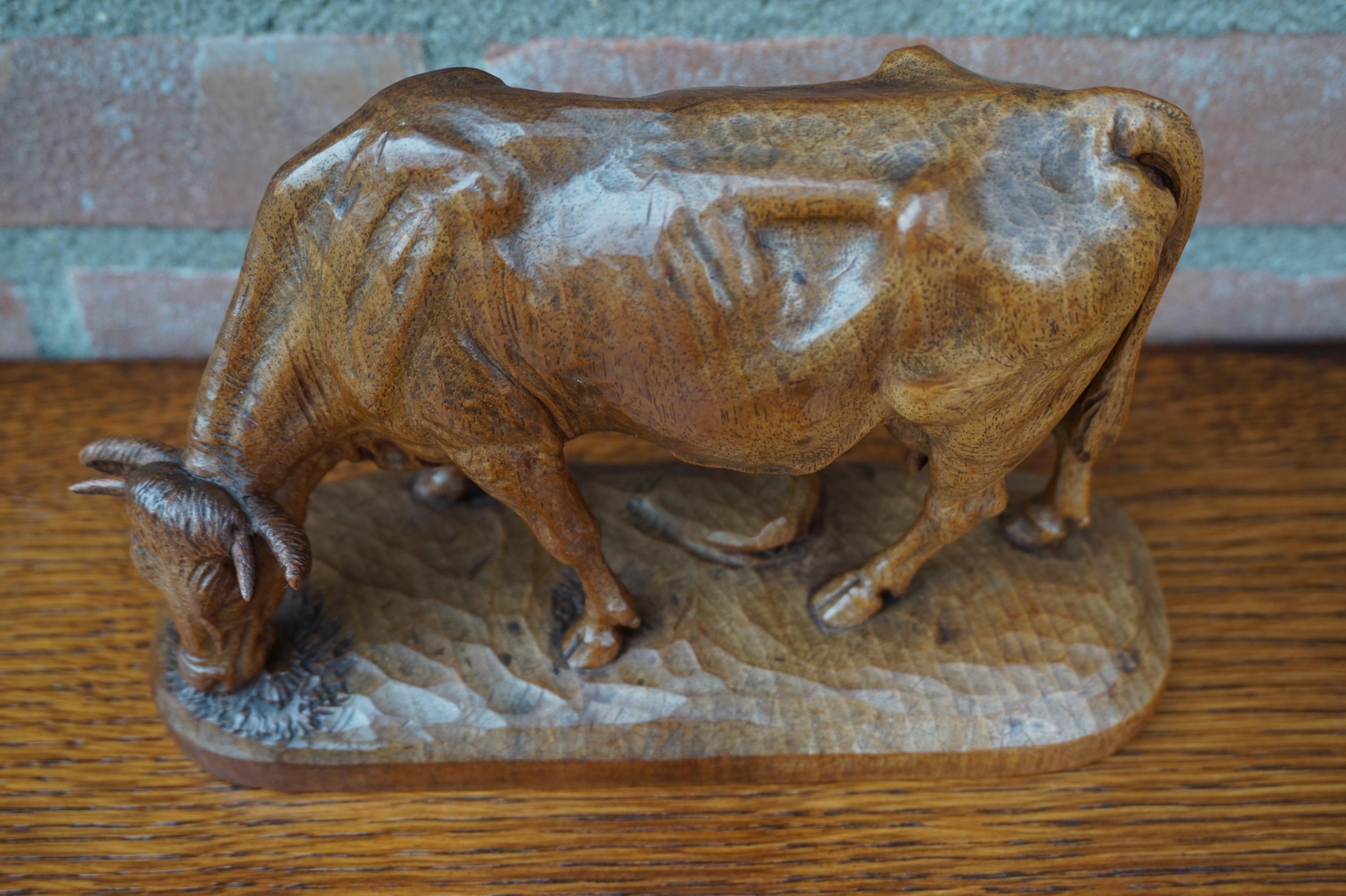 Finest Quality, Antique Hand Carved Nutwood Swiss Black Forest Cow Sculpture 8