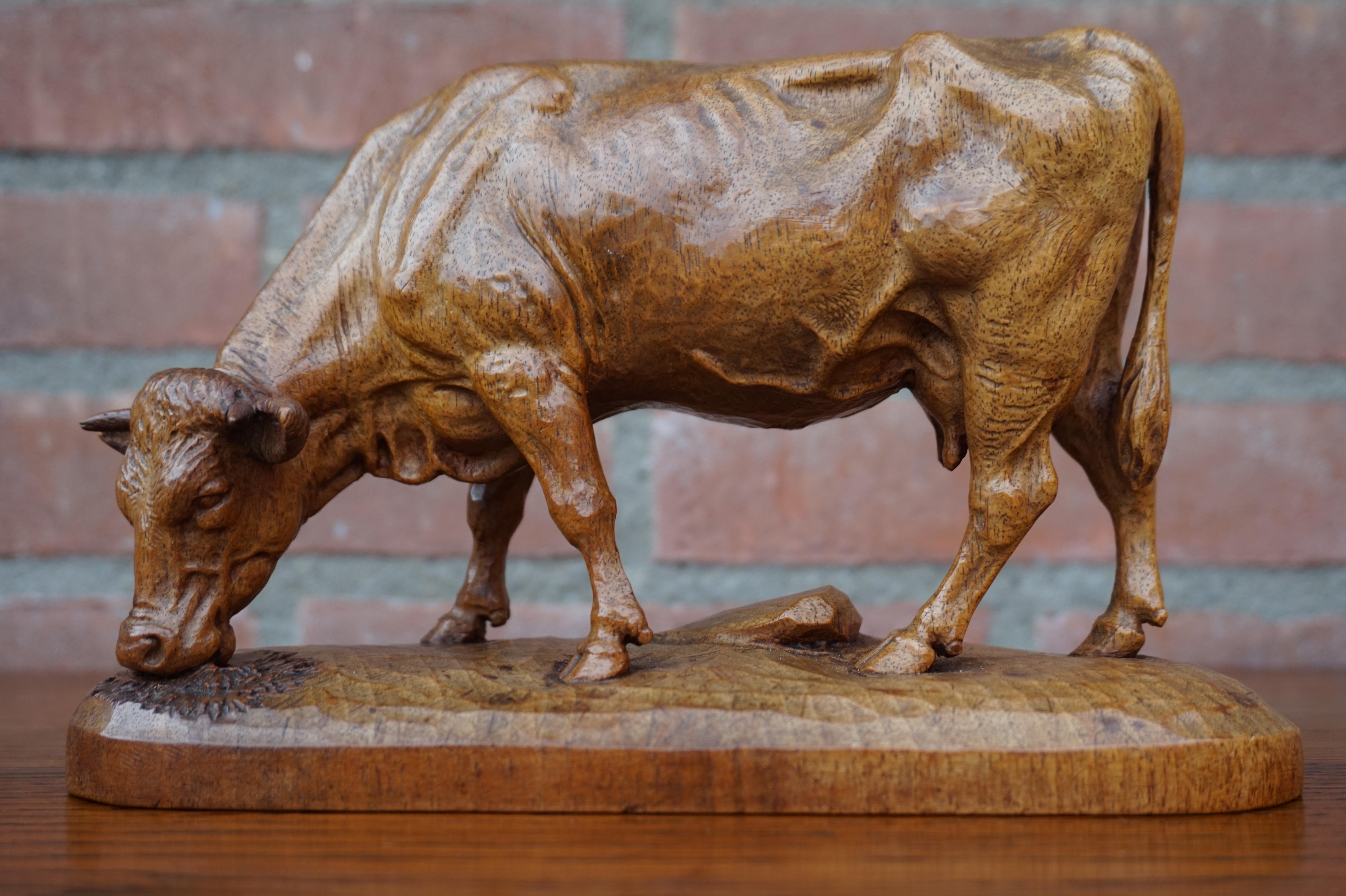 Finest Quality, Antique Hand Carved Nutwood Swiss Black Forest Cow Sculpture 1