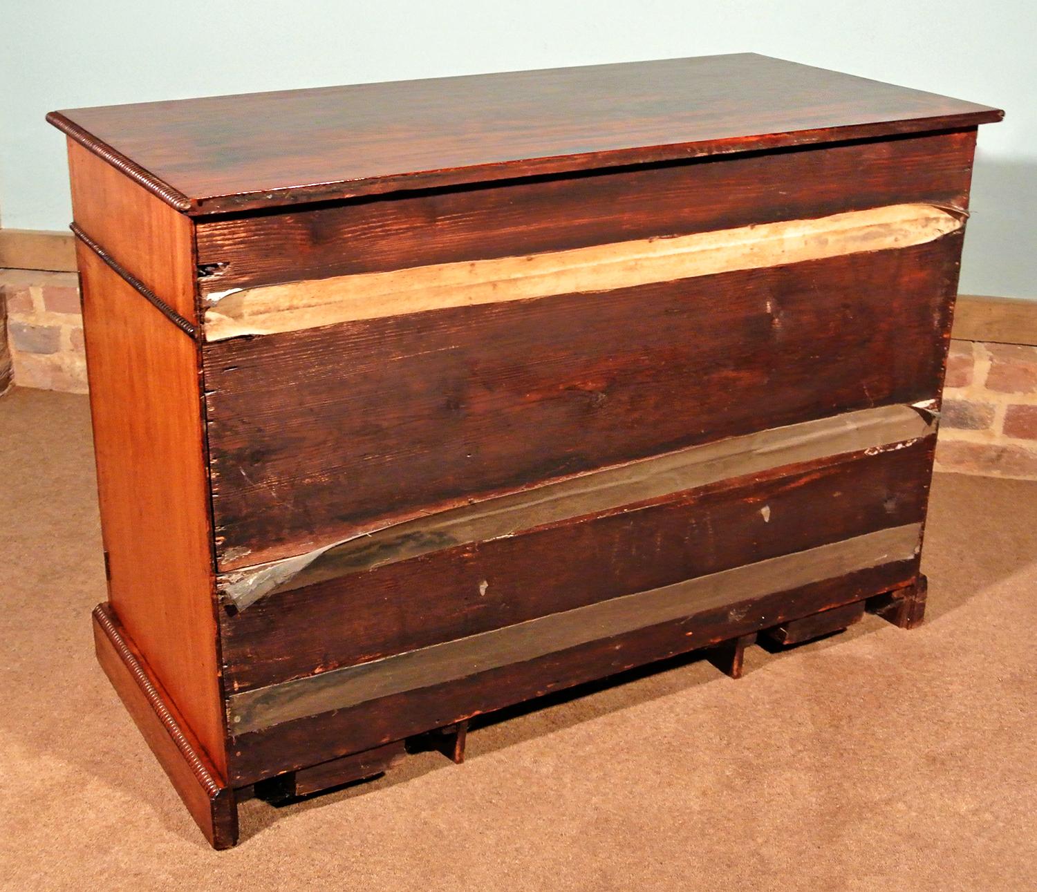 Fine George III Mahogany Dressing Table For Sale 8