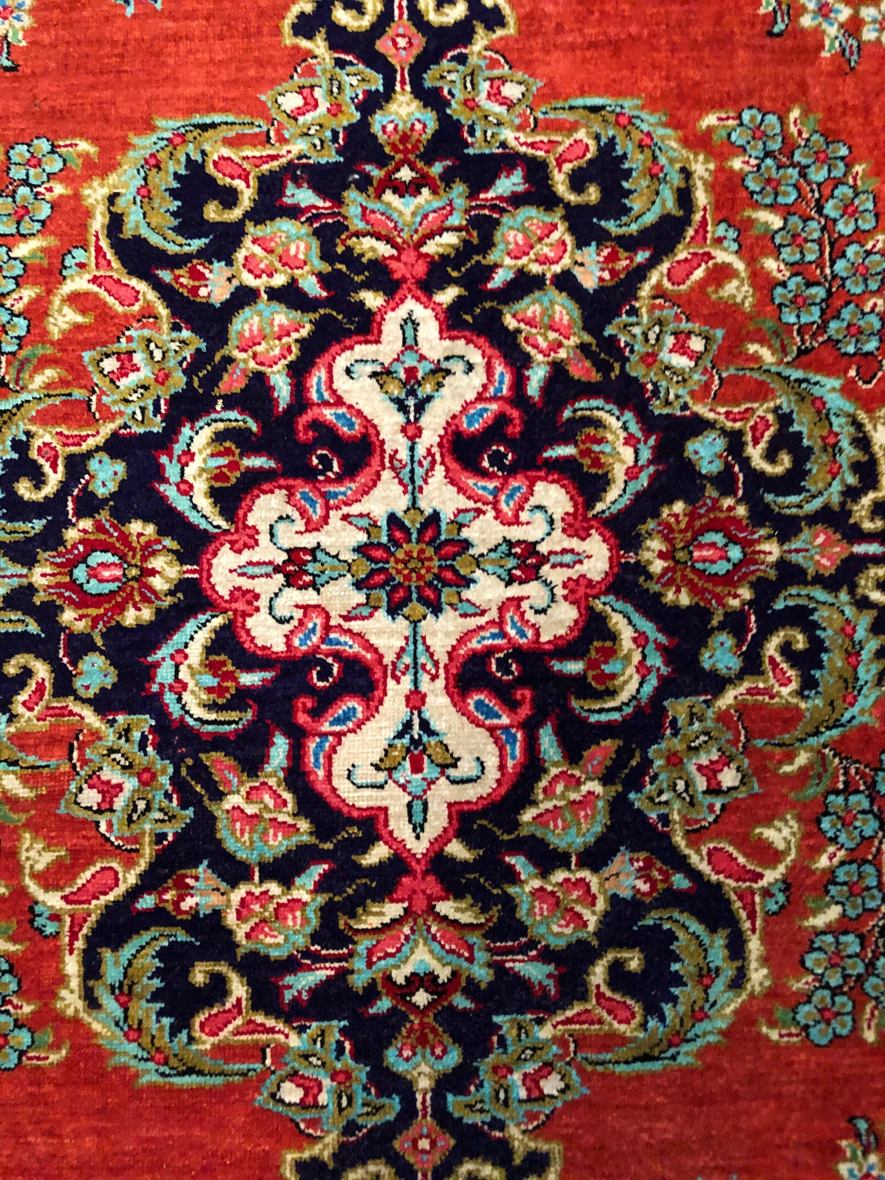 Finest Quality Ghoum Silk Carpet with Invoice and Certificate hand knotted In Good Condition In Berlin, DE