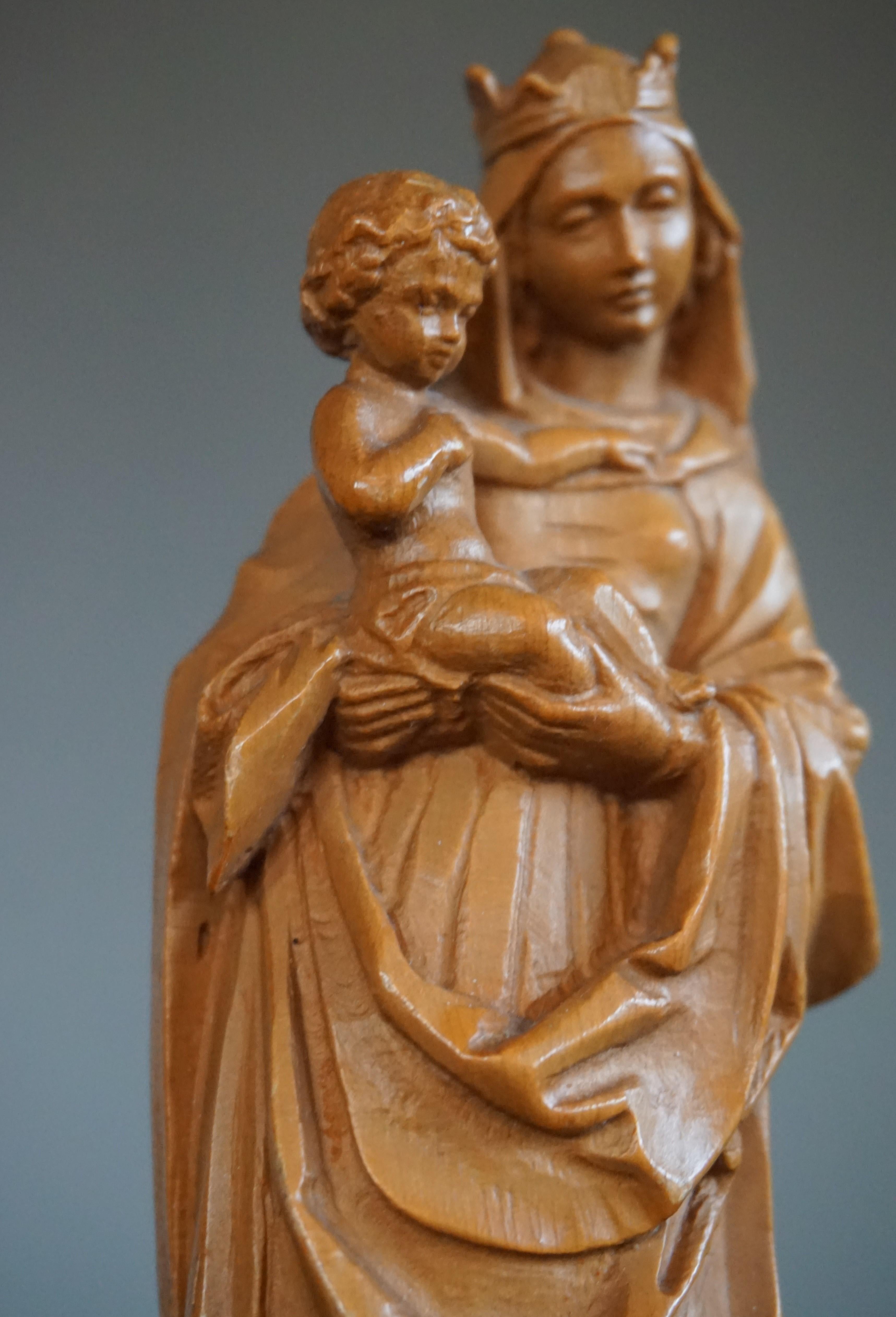 virgin mary holding child jesus