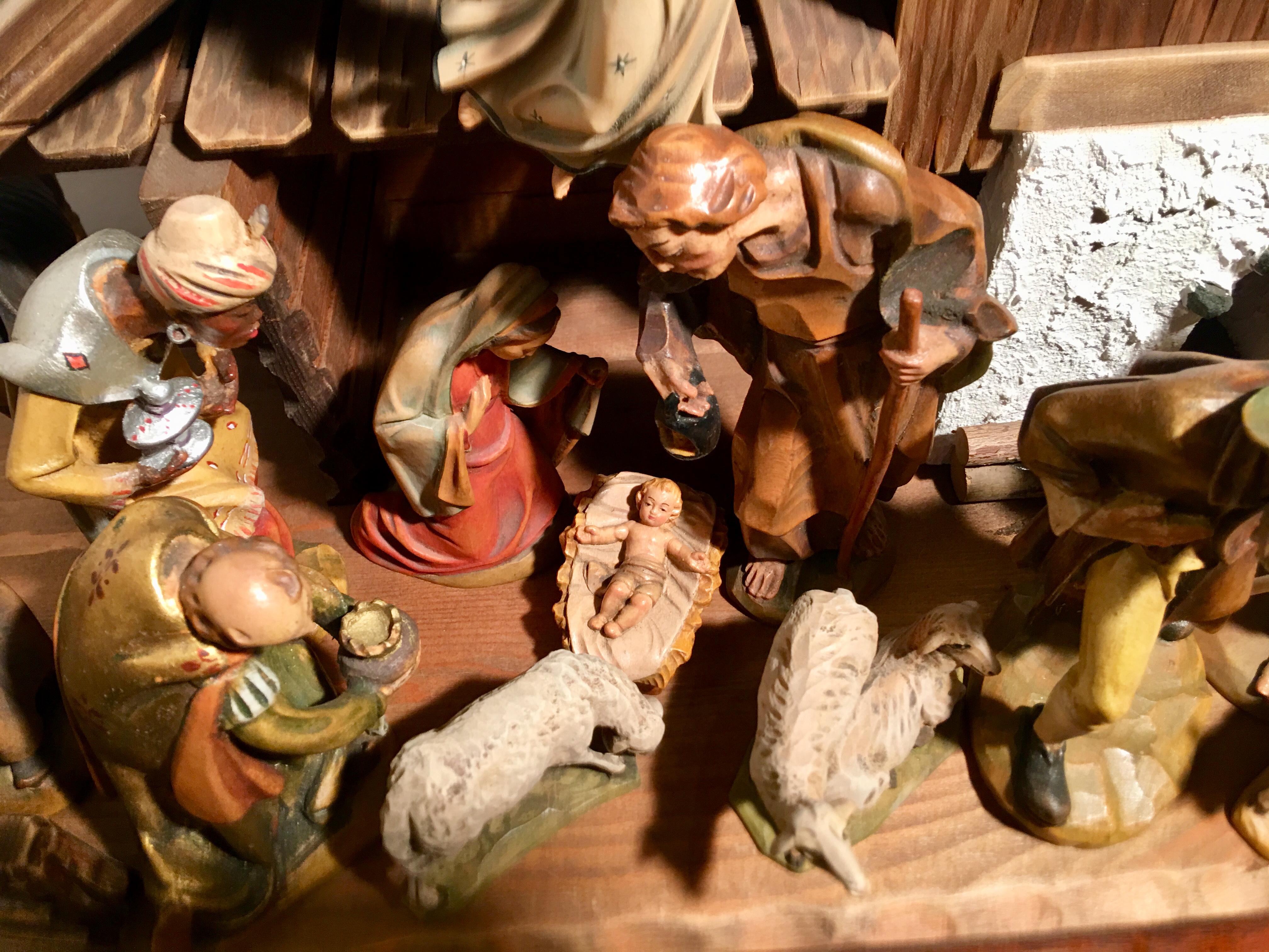 Italienisches, handgeschnitztes Nativity-Set aus Holz 16-teilig, Oswald Demetz Deur 9