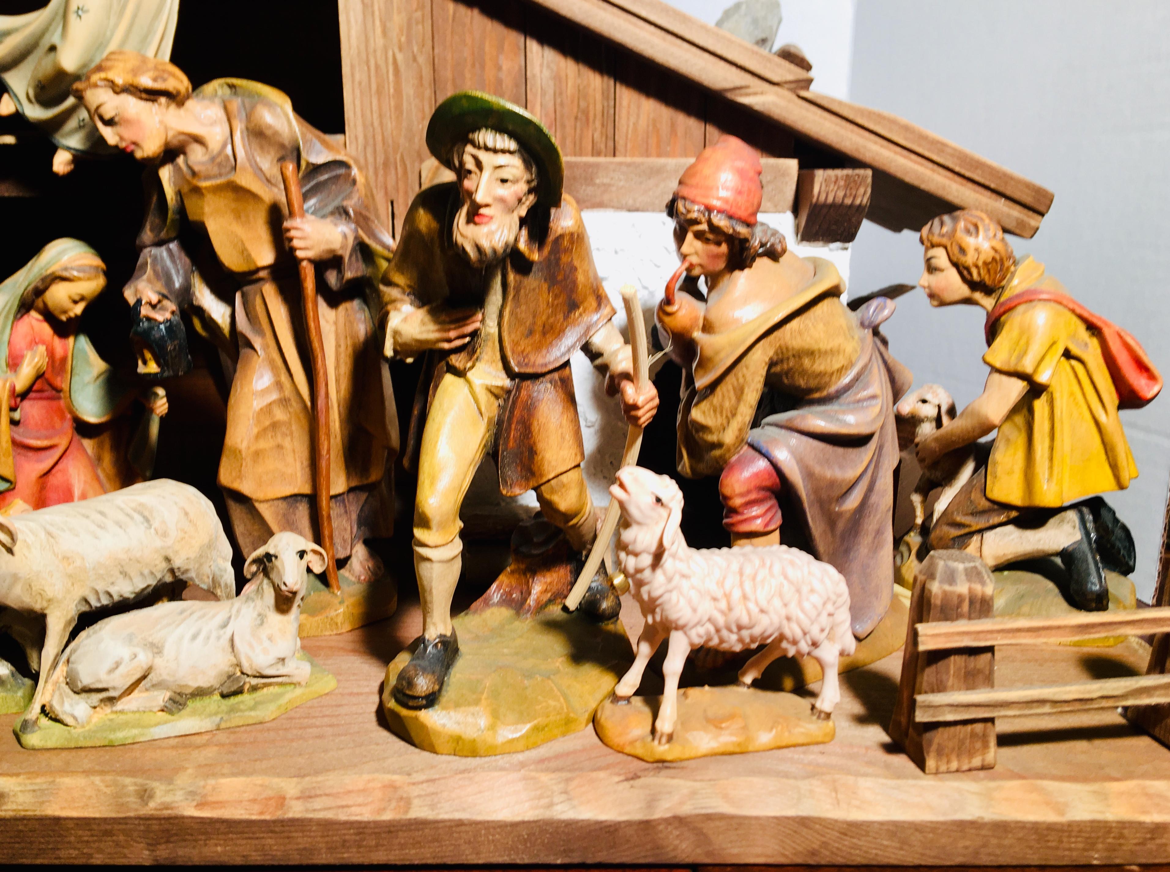 Italienisches, handgeschnitztes Nativity-Set aus Holz 16-teilig, Oswald Demetz Deur (Sonstiges)