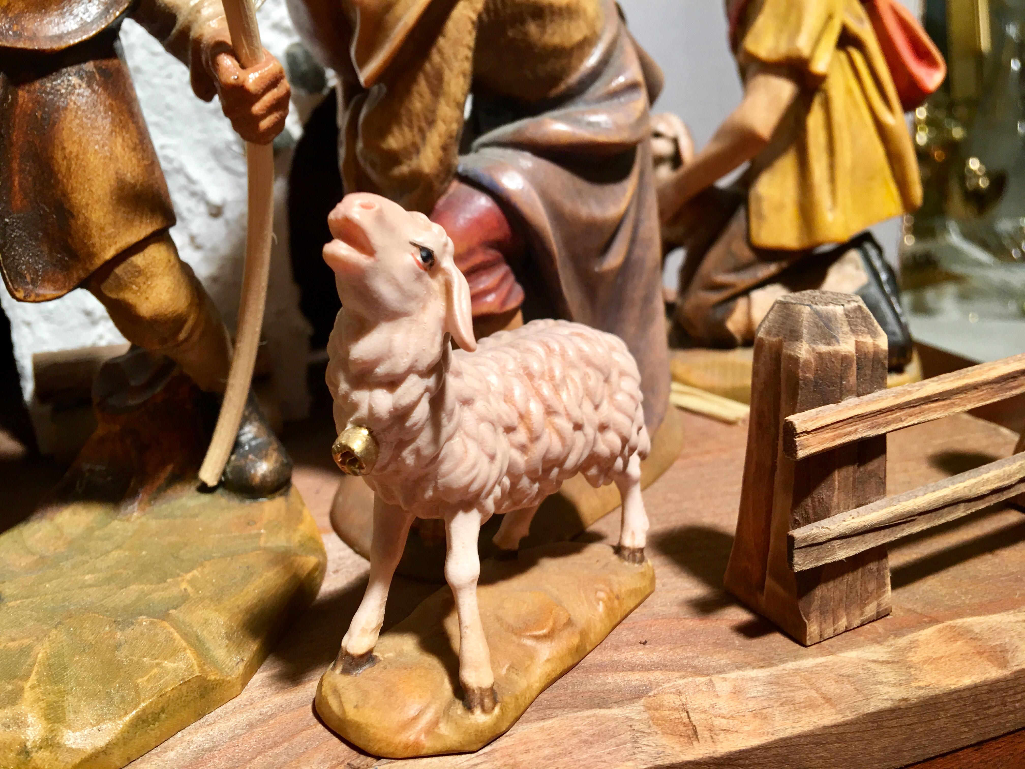 Italienisches, handgeschnitztes Nativity-Set aus Holz 16-teilig, Oswald Demetz Deur (21. Jahrhundert und zeitgenössisch)